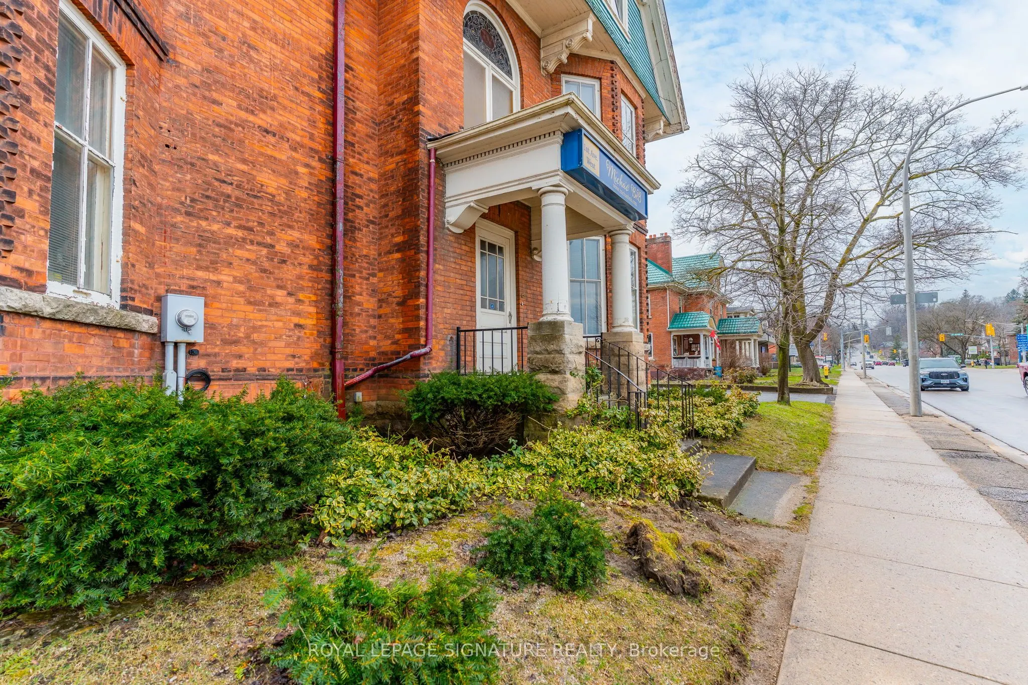 1000 1st Avenue W