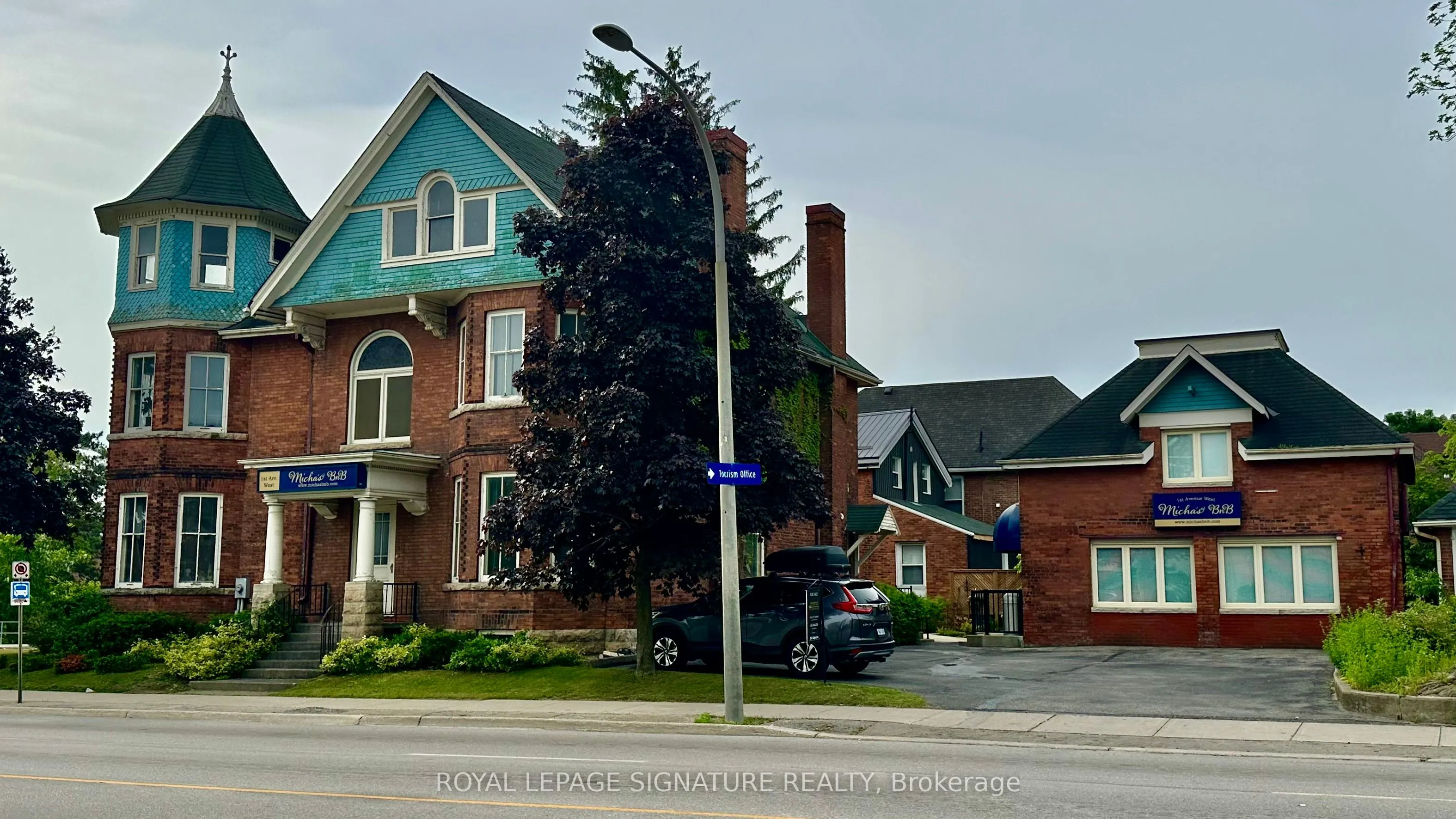 1000 1st Avenue W