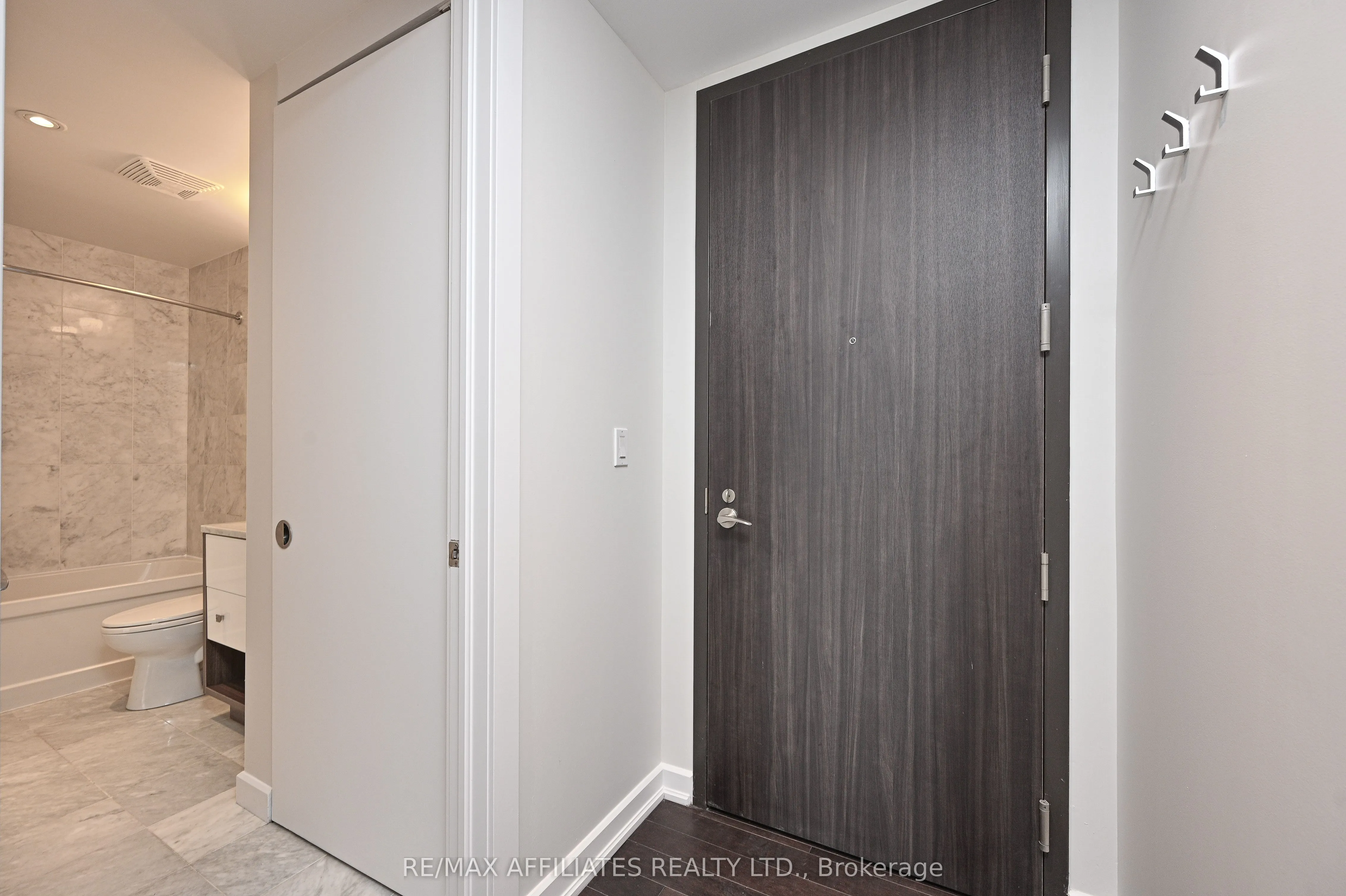 300 Lisgar Street #506