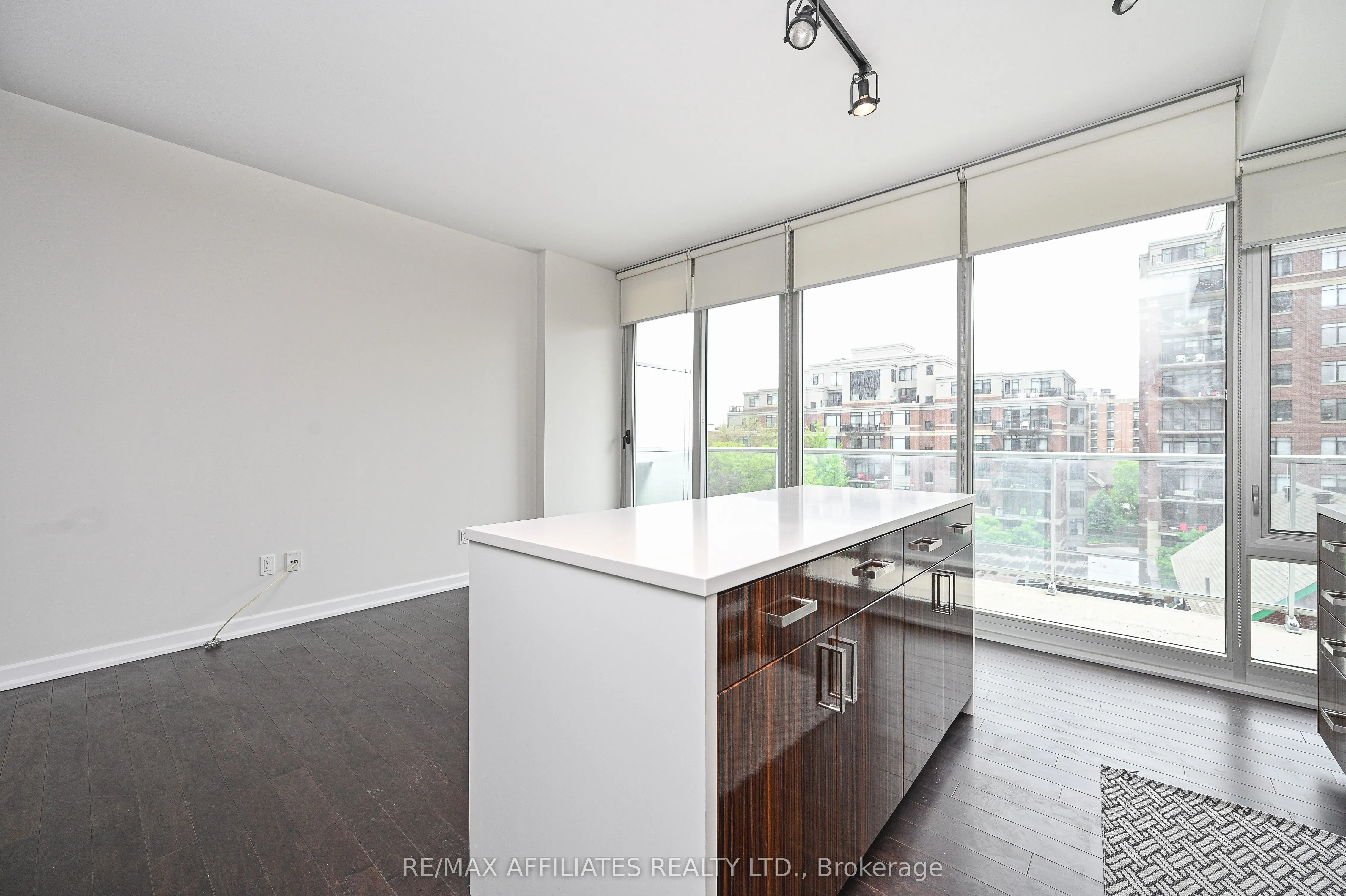 300 Lisgar Street #506