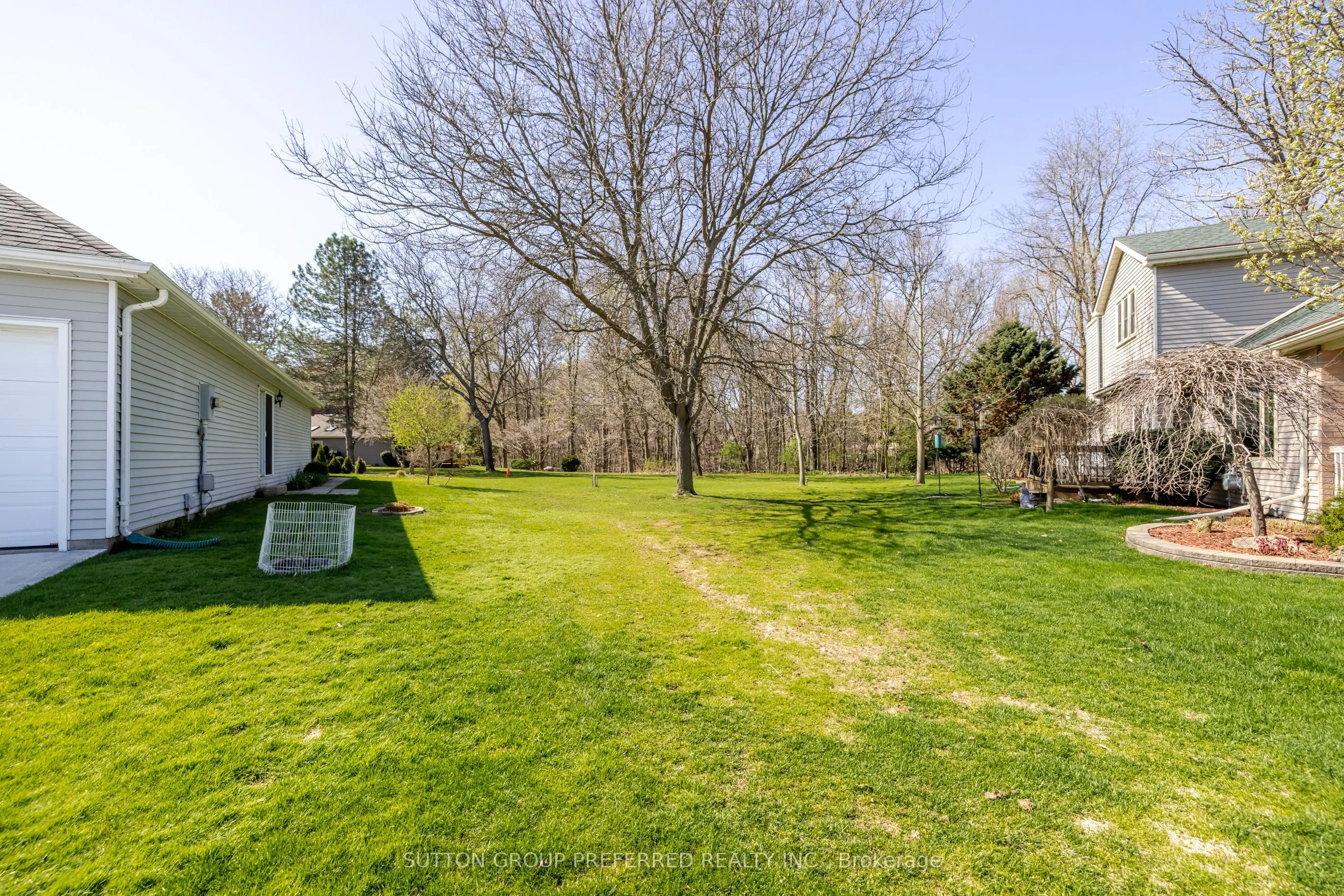 31 Hawkins Crescent