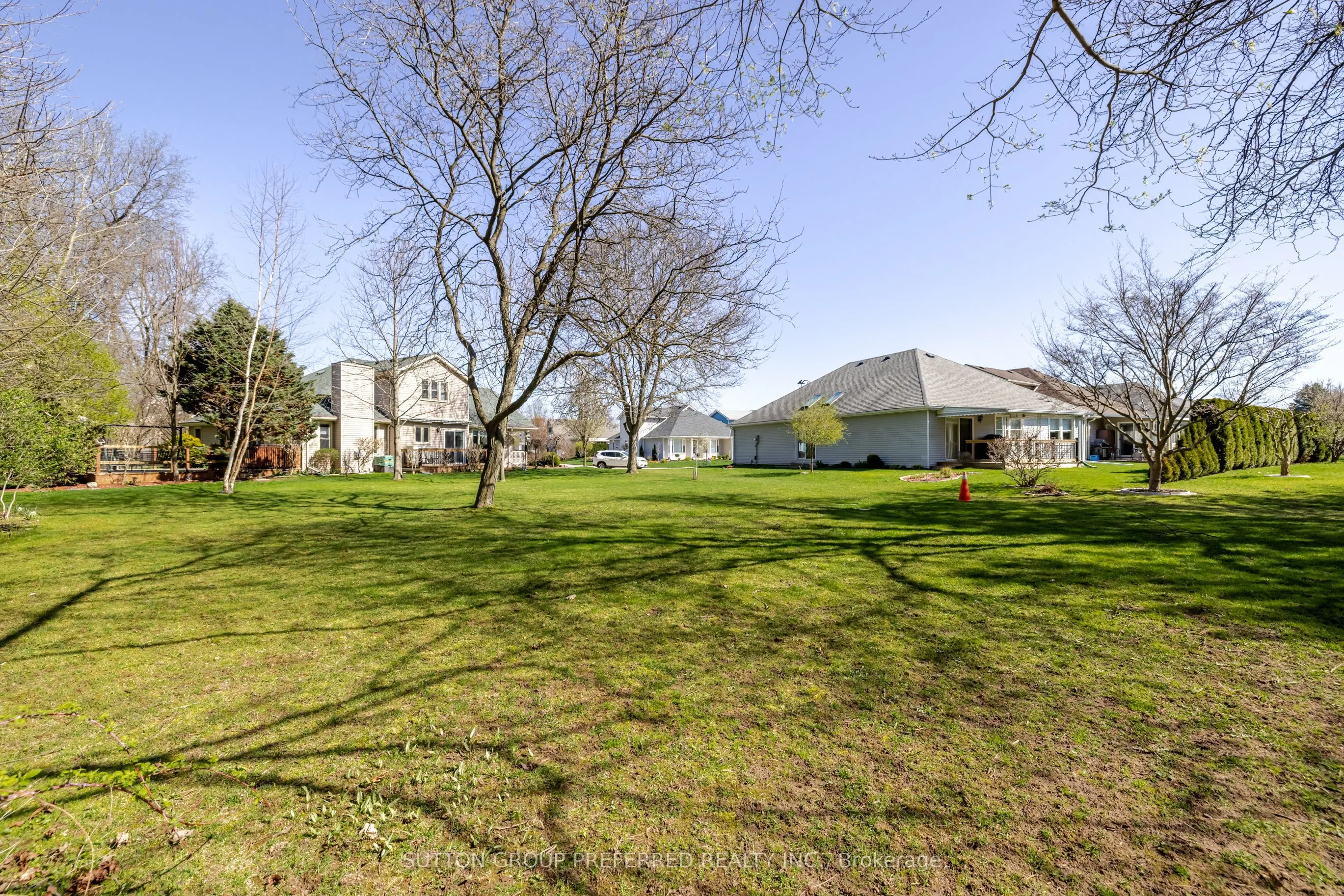 31 Hawkins Crescent
