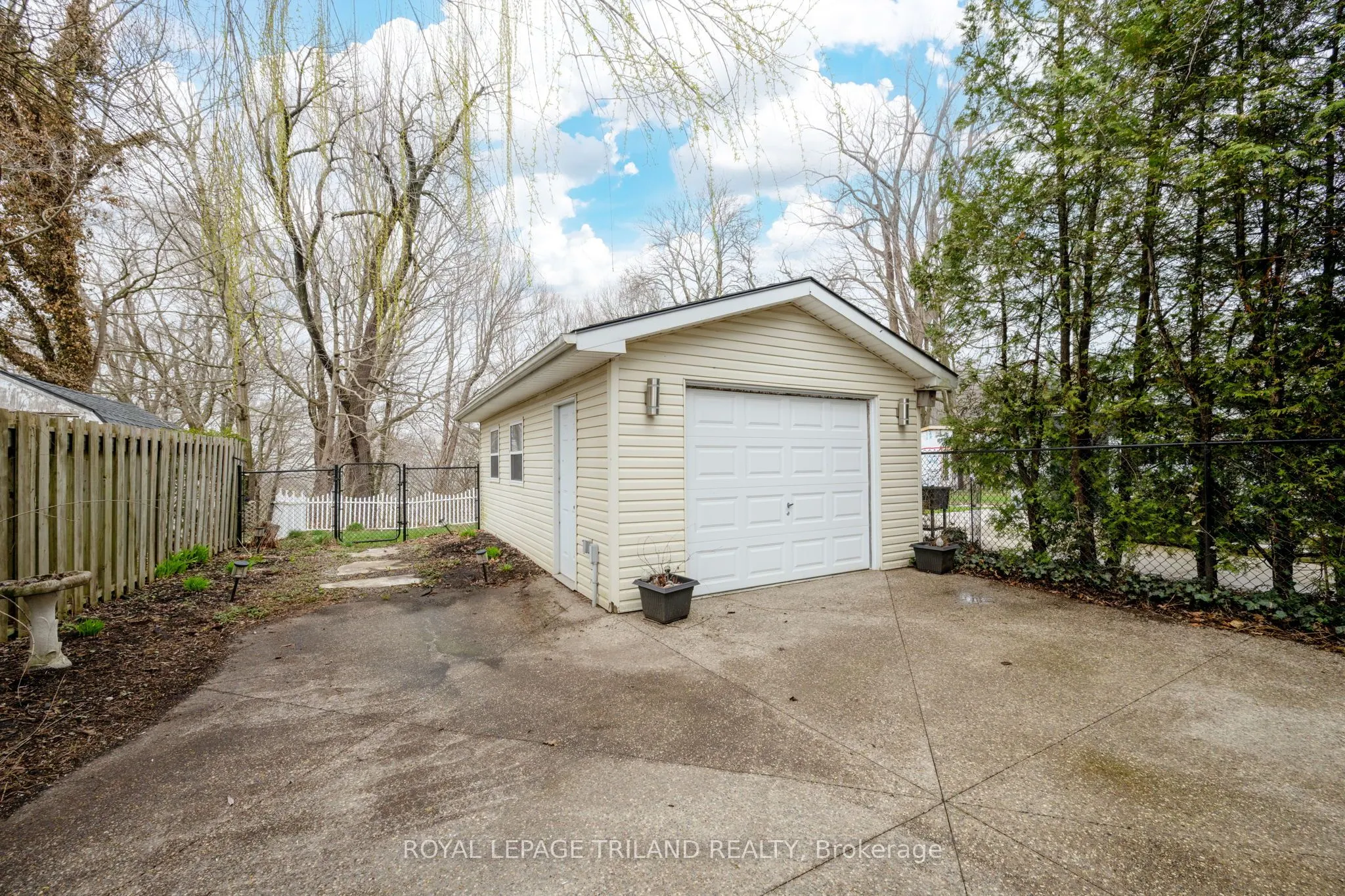 387 FRONT Street