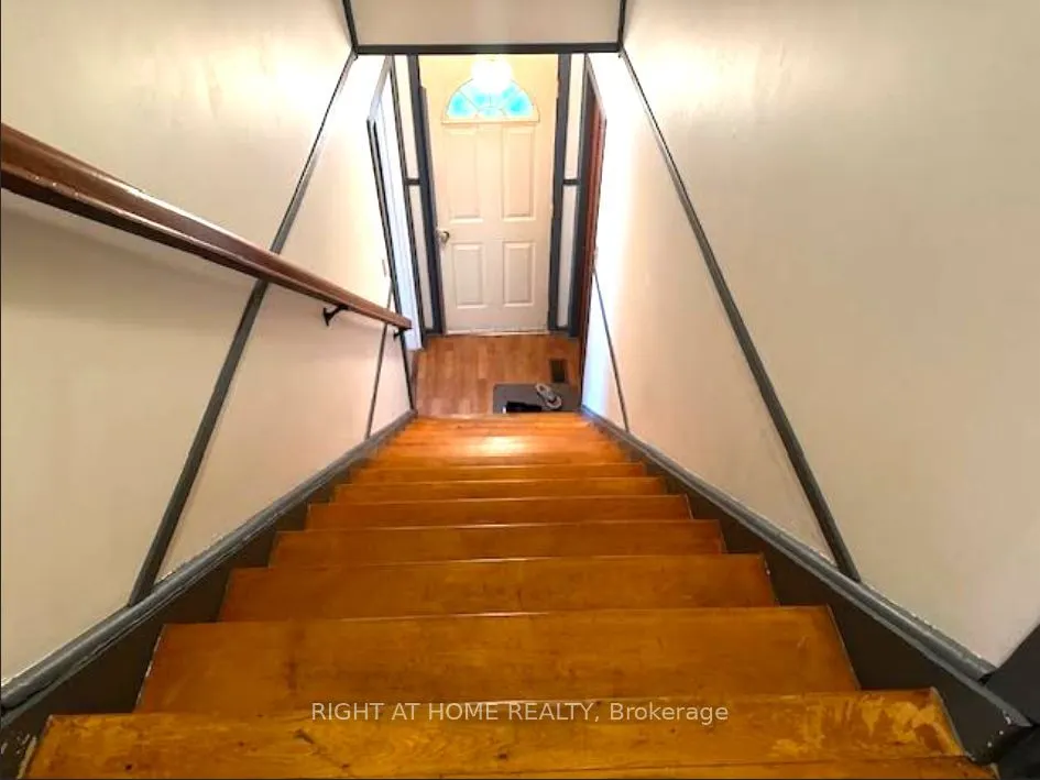 69 Victoria Avenue N