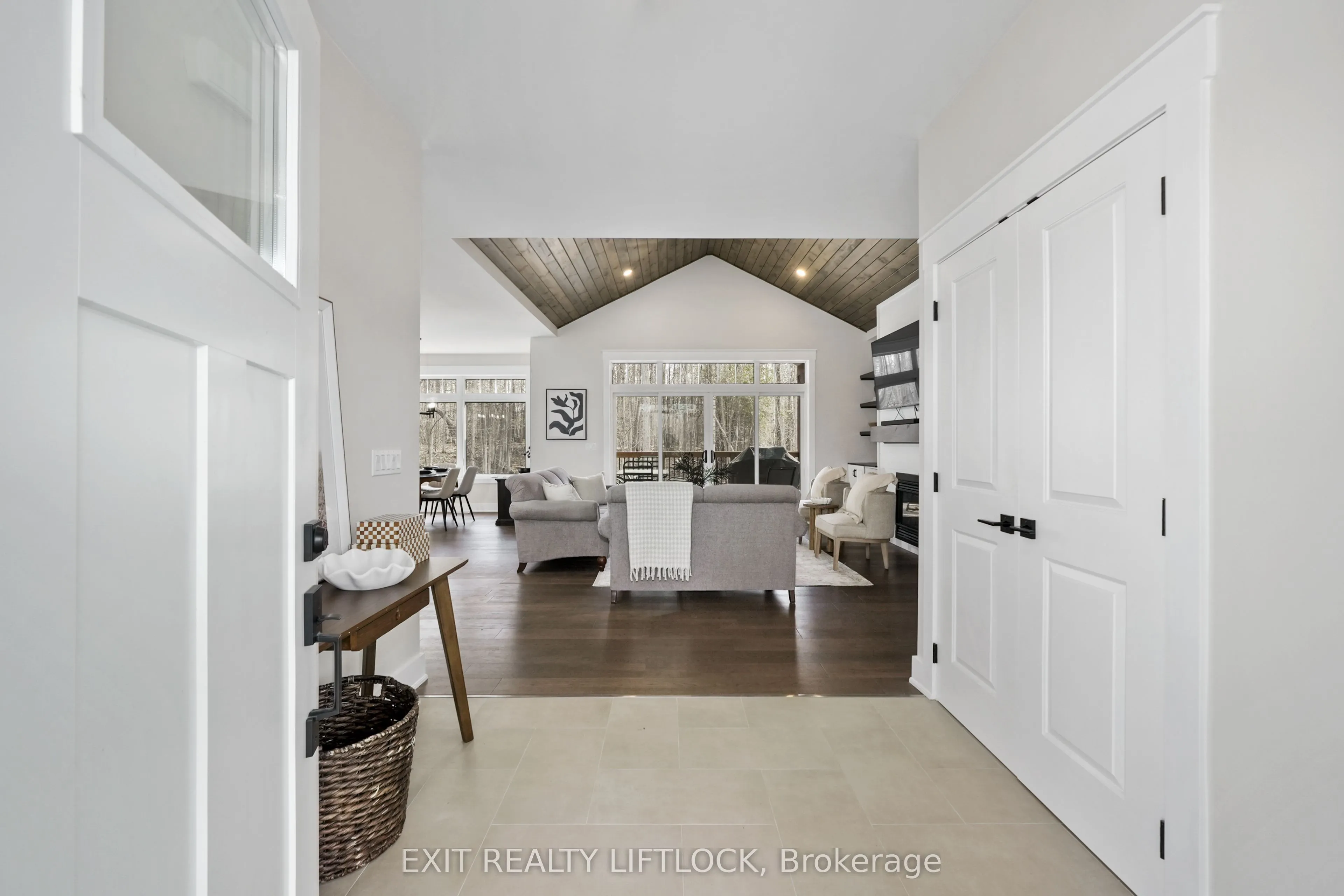 11 Rory Drive N