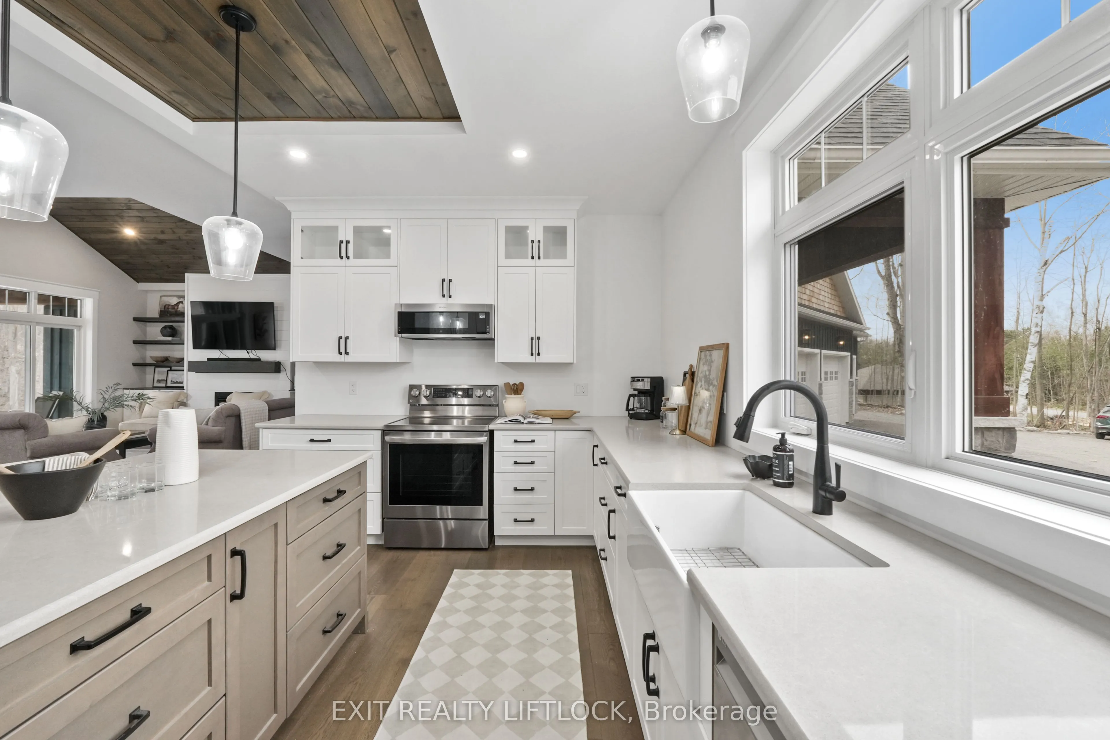 11 Rory Drive N