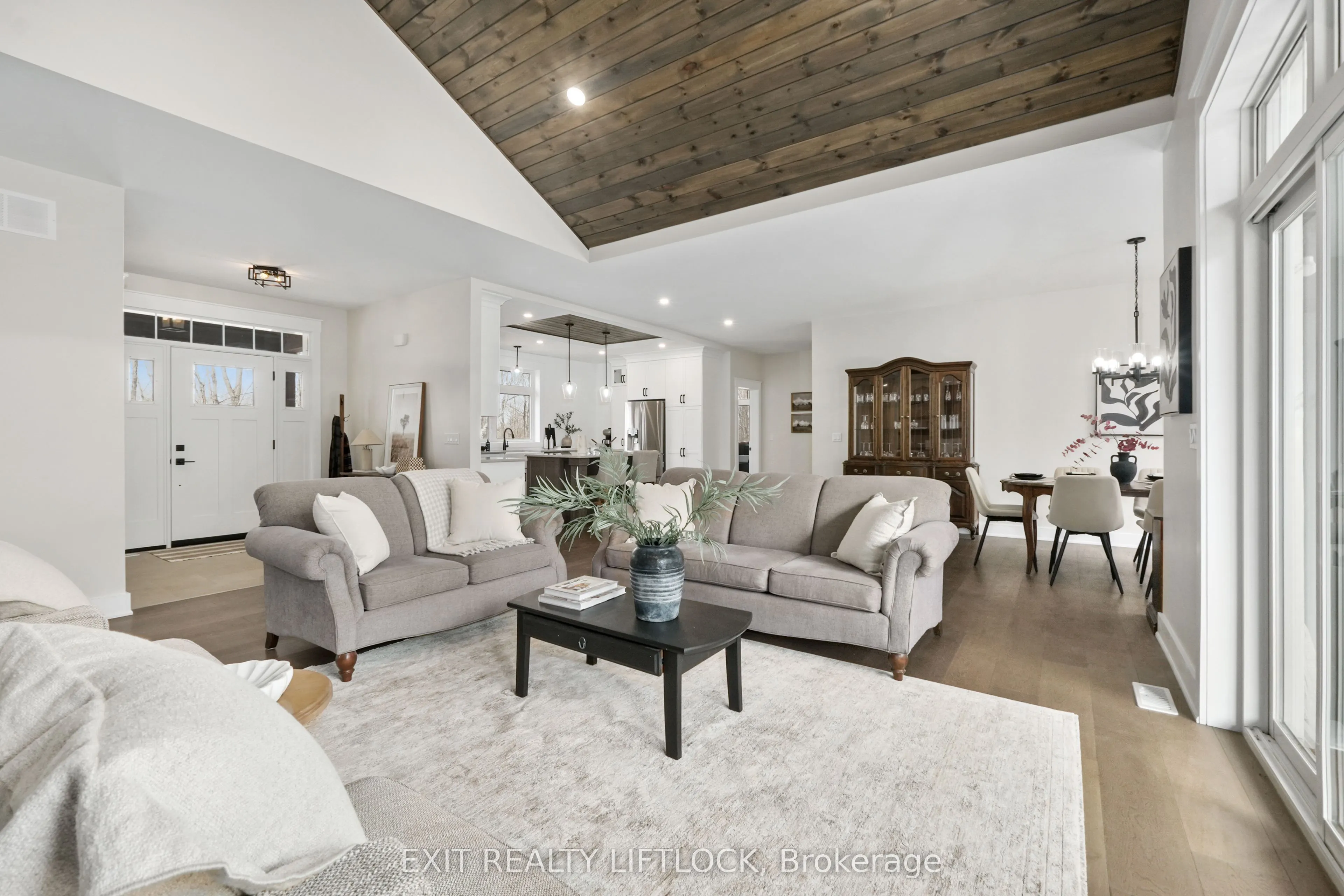 11 Rory Drive N