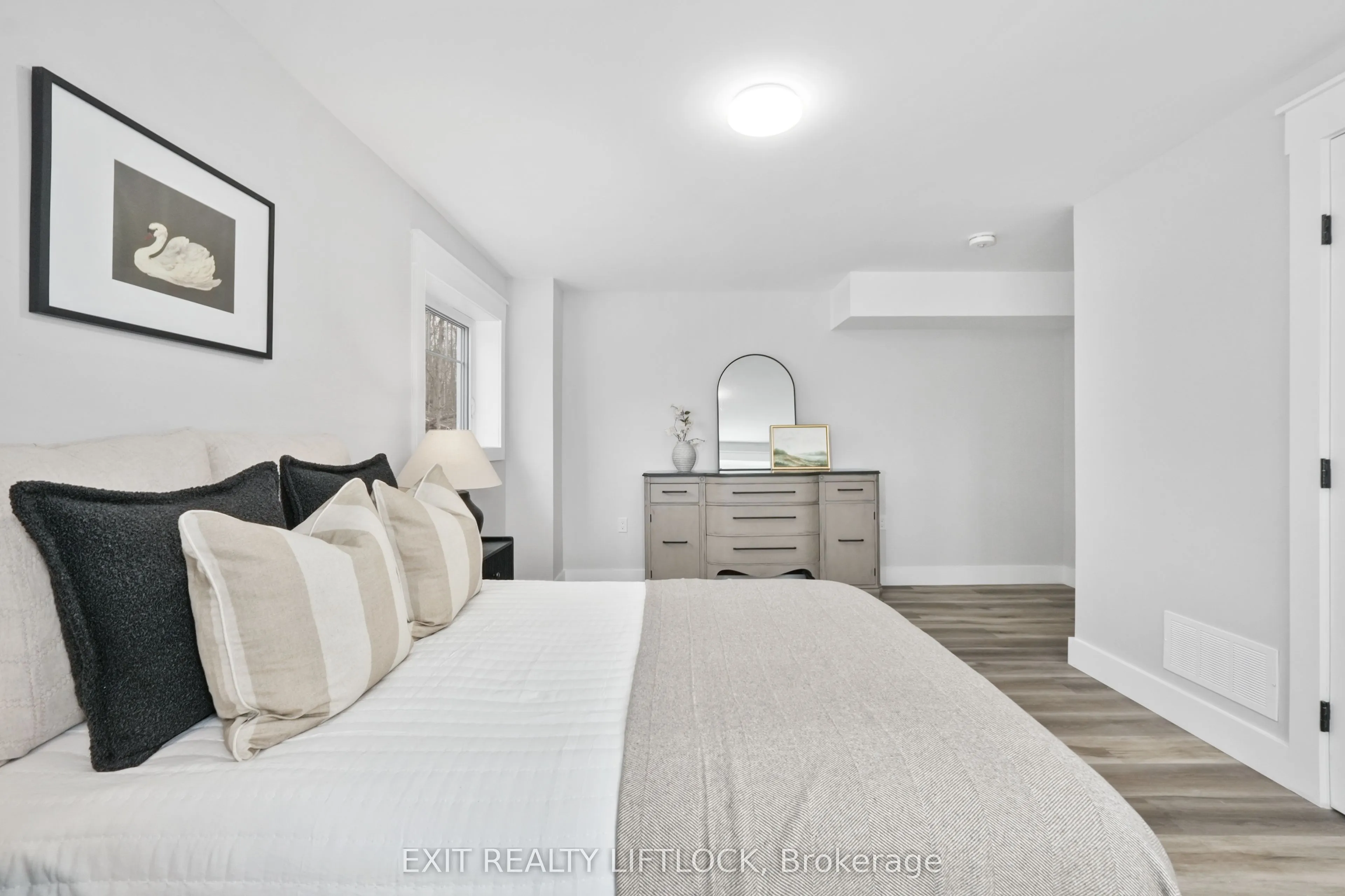 11 Rory Drive N