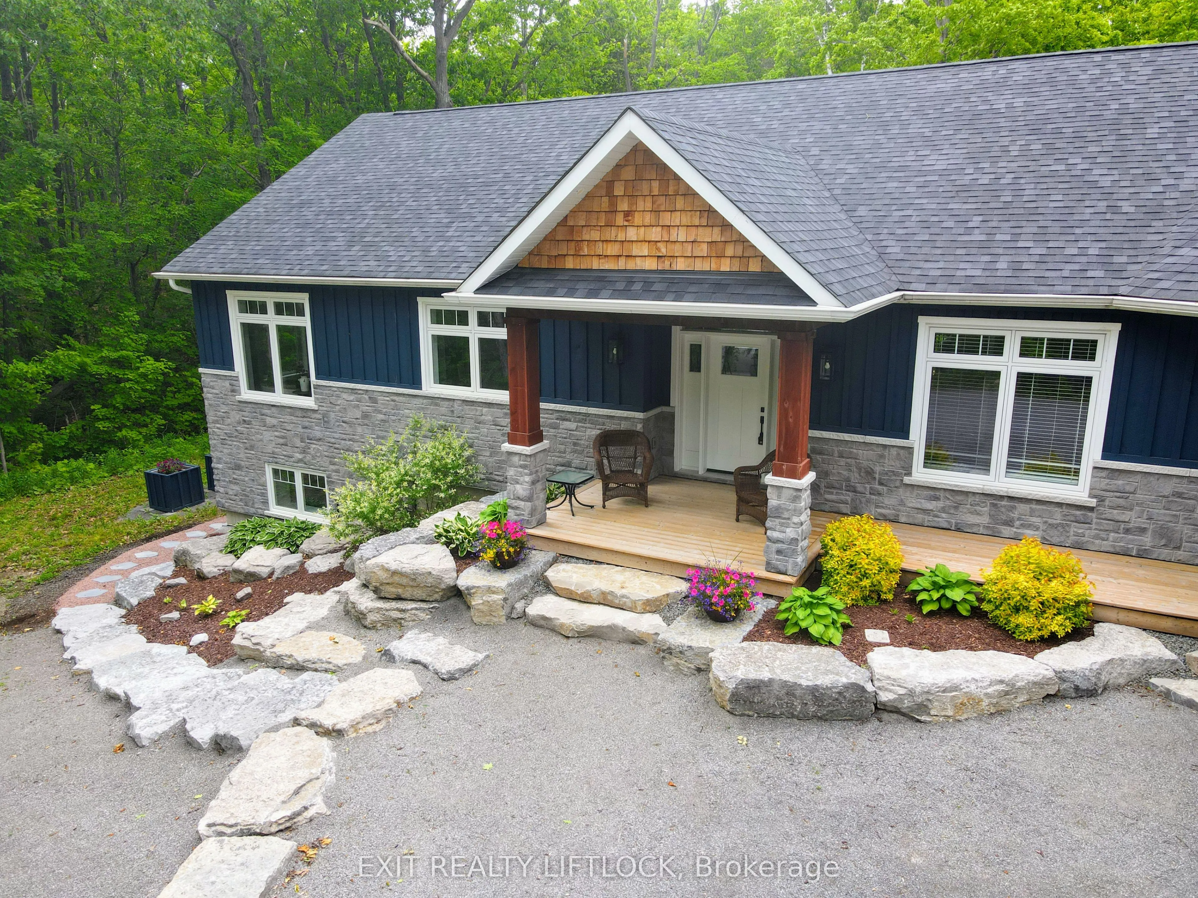 11 Rory Drive N