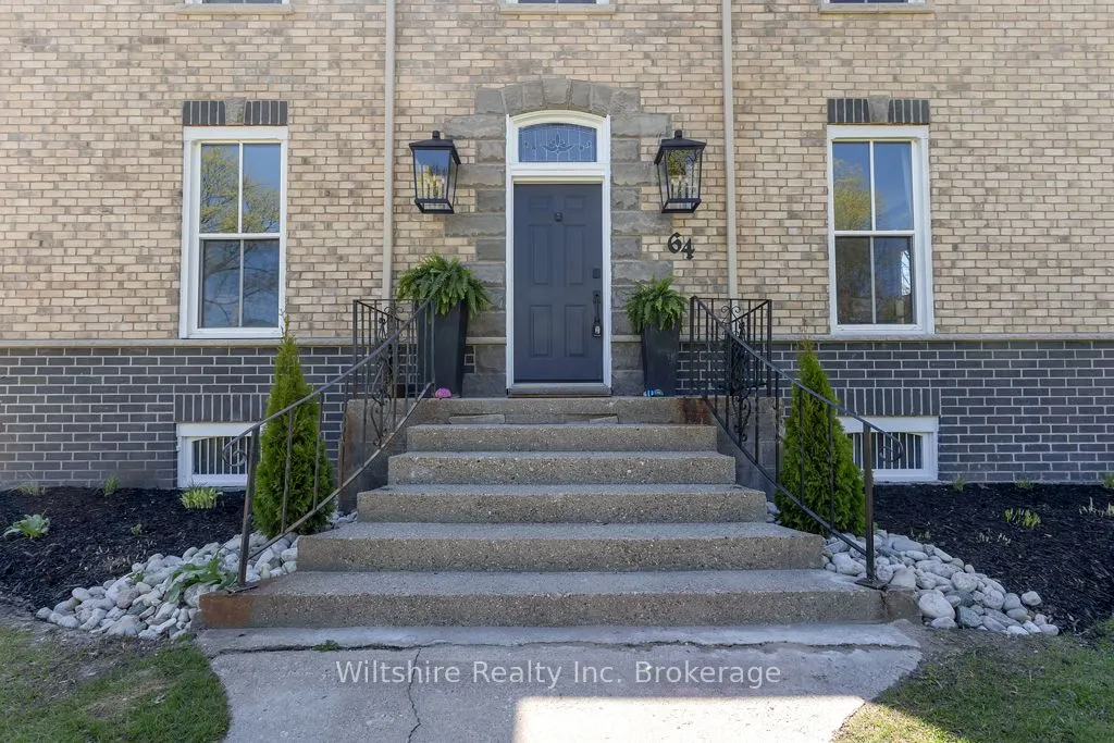 64 South Street W