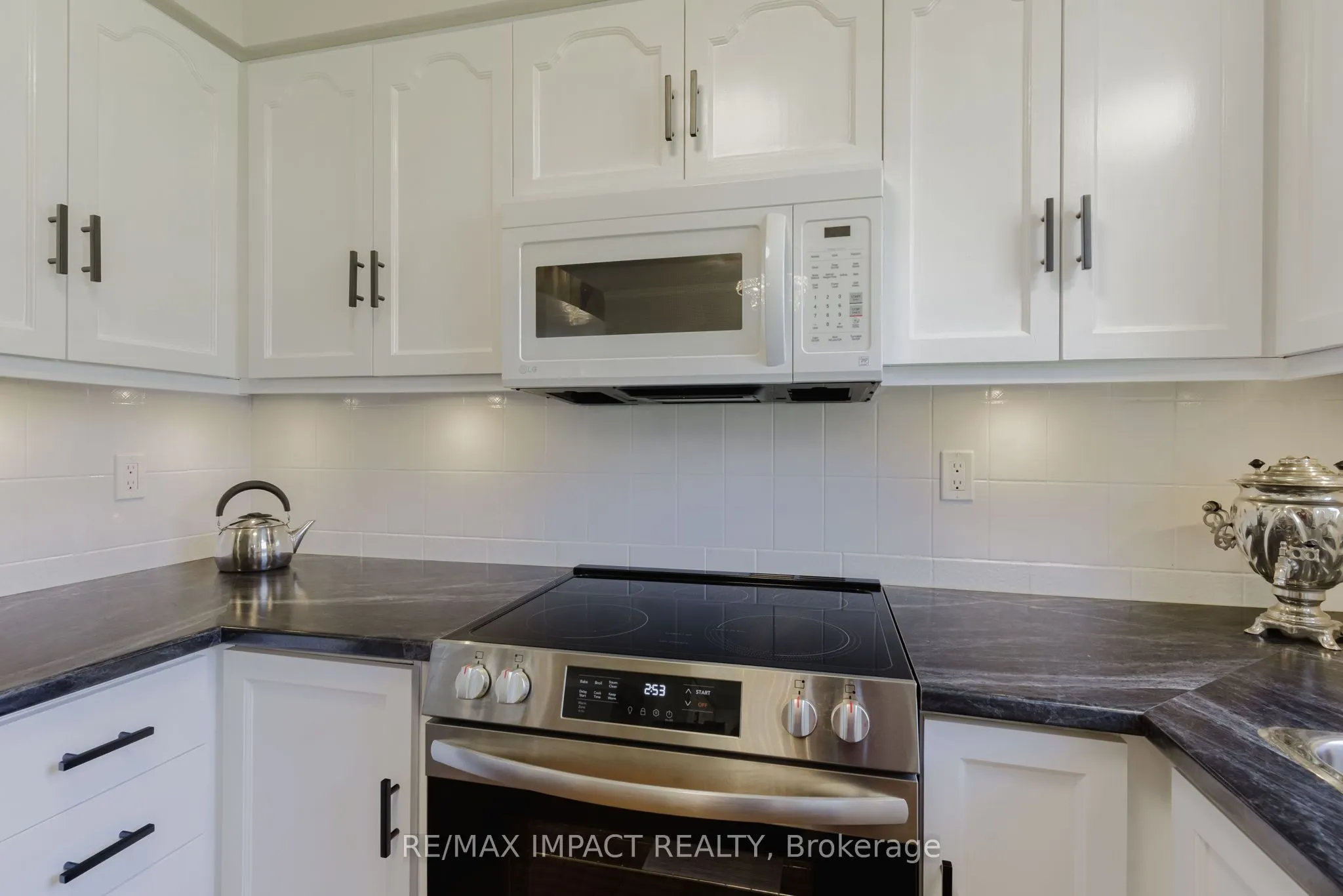 799 Daintry Crescent