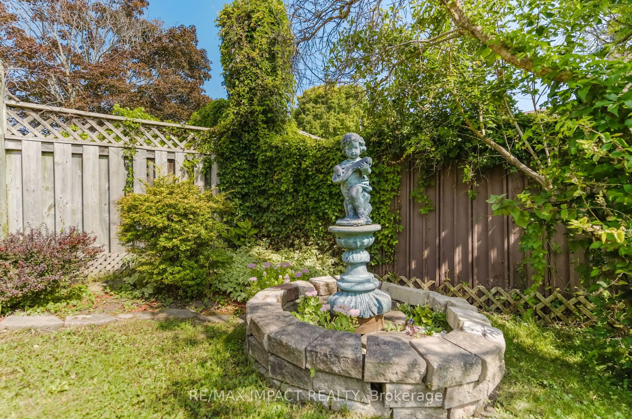 799 Daintry Crescent