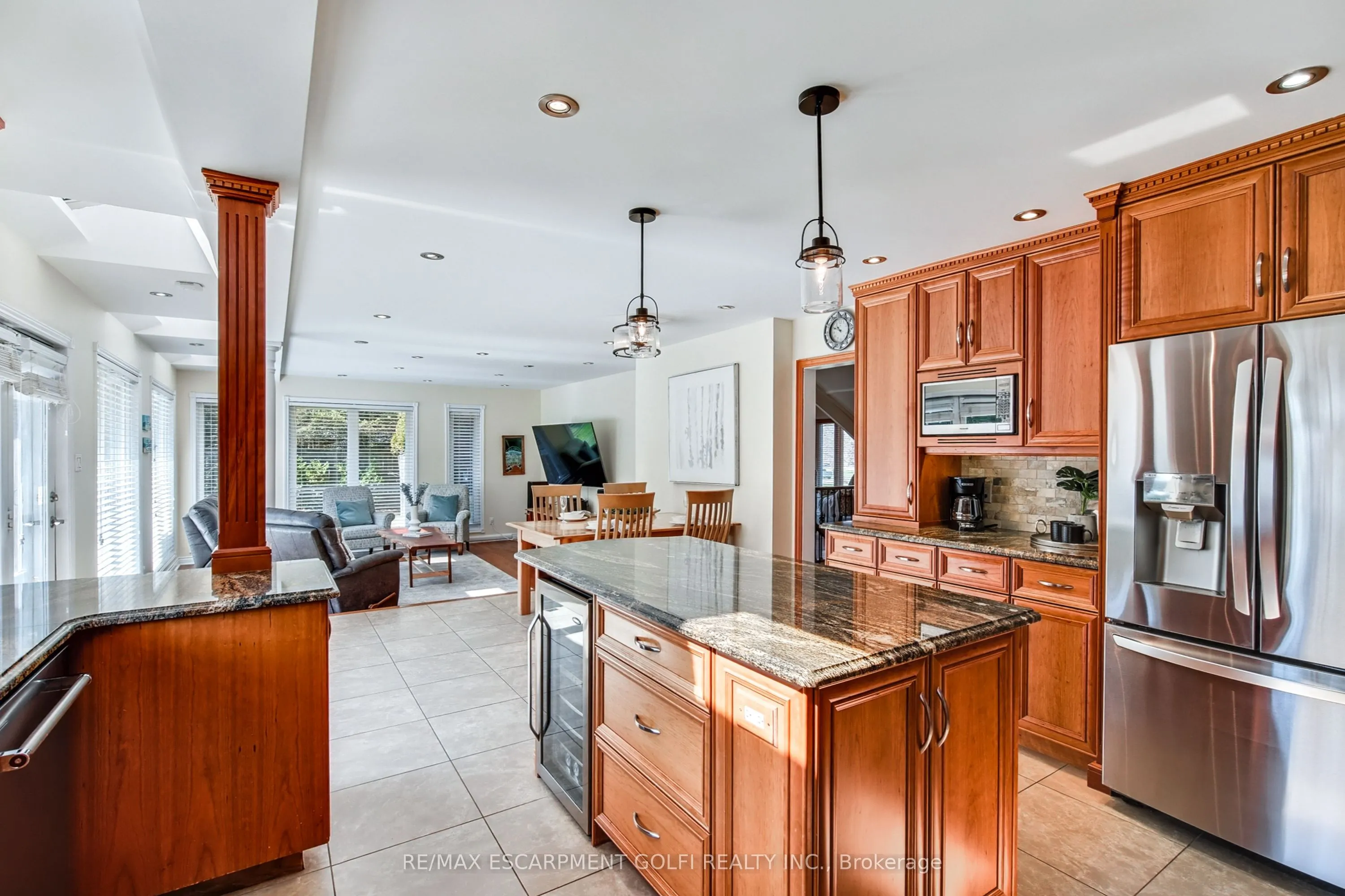 24 JOHN MARTIN Crescent