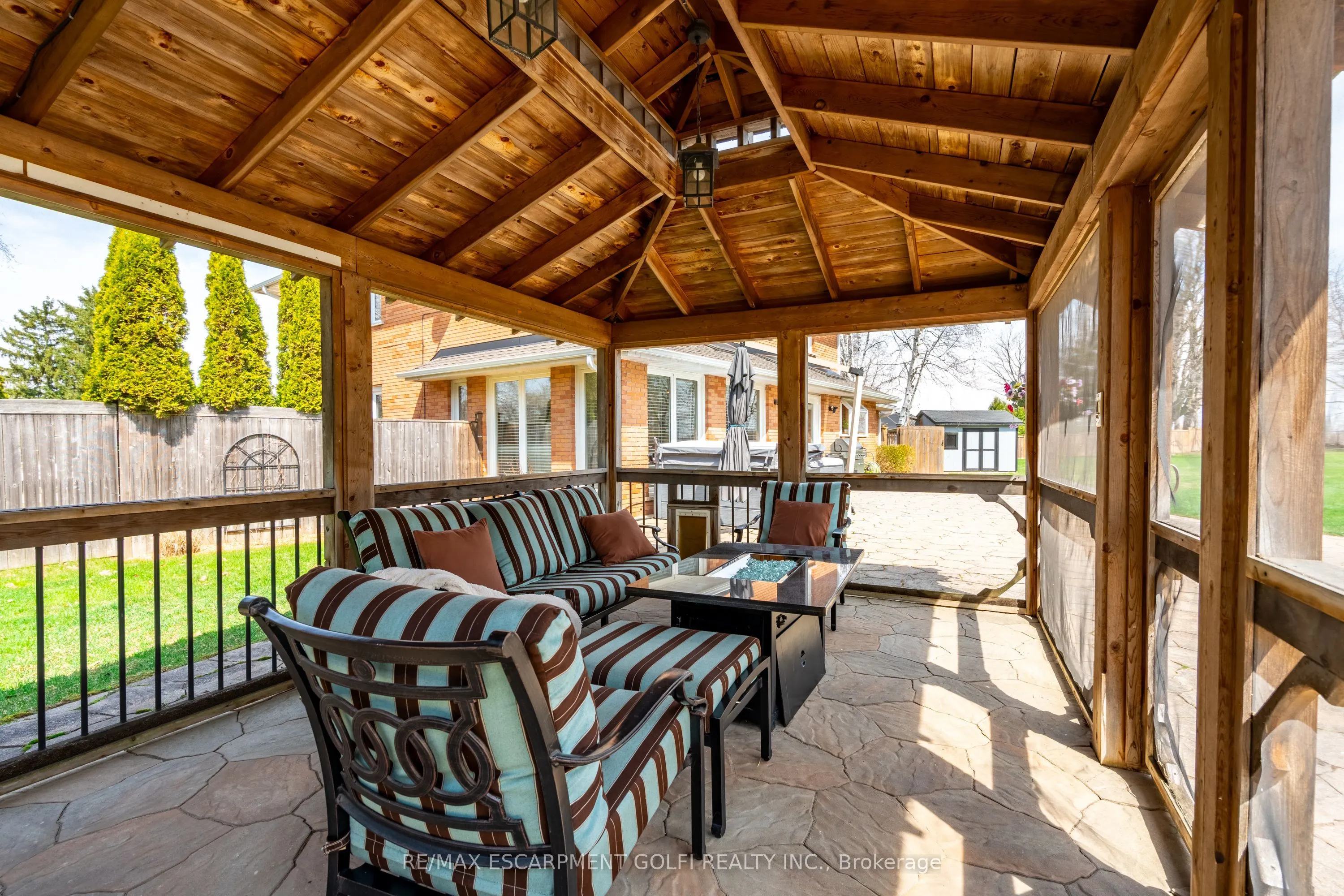 24 JOHN MARTIN Crescent
