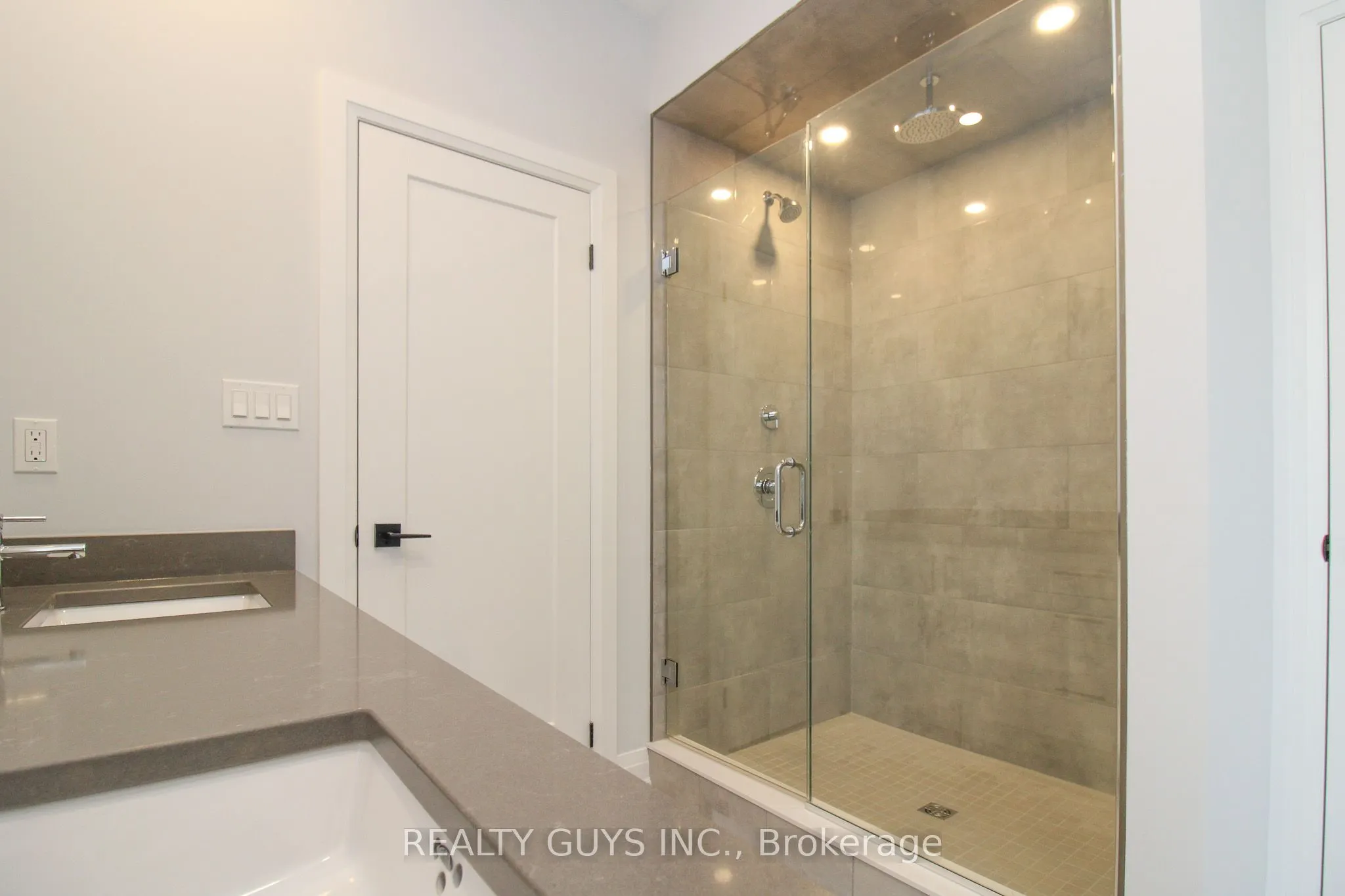 2418 GWENDOLYN Court