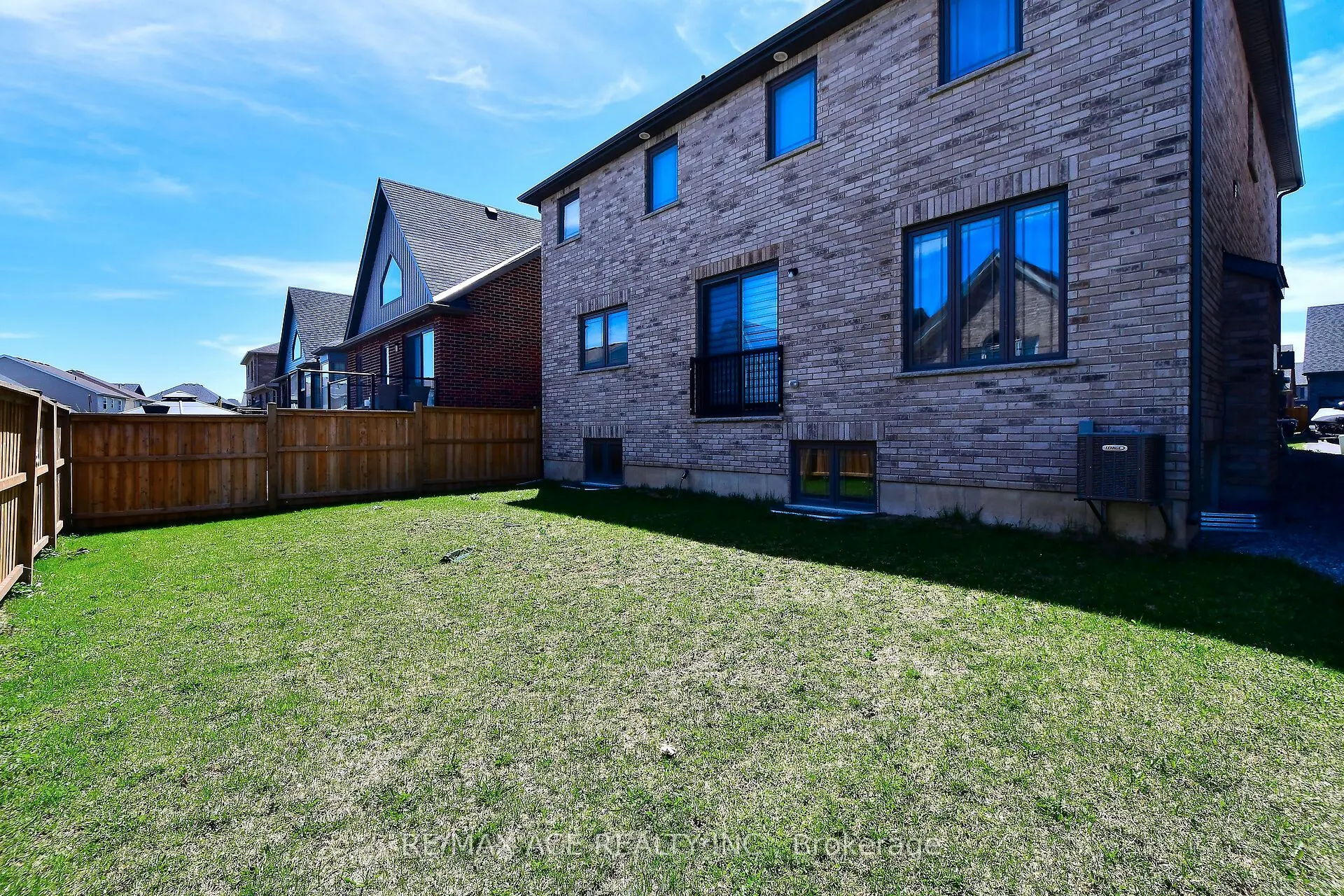 534 Macintosh Grove