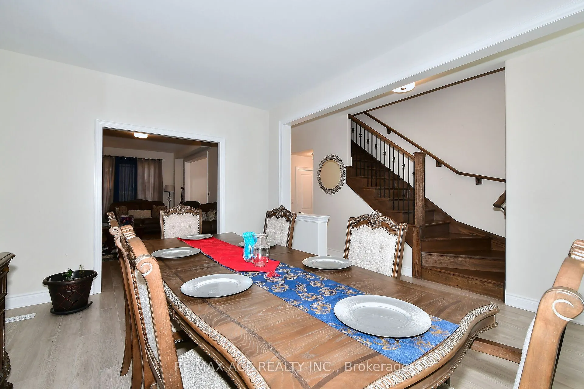 534 Macintosh Grove