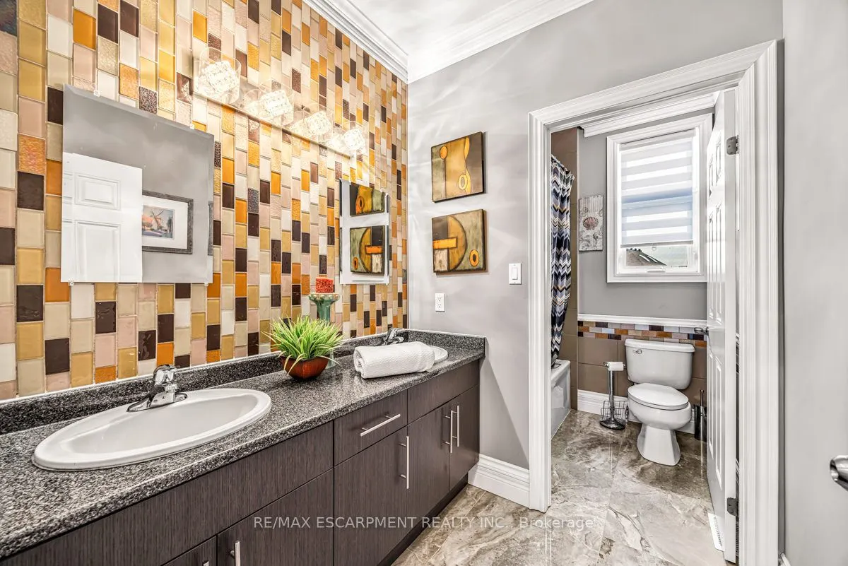 20 Chesswood Trail