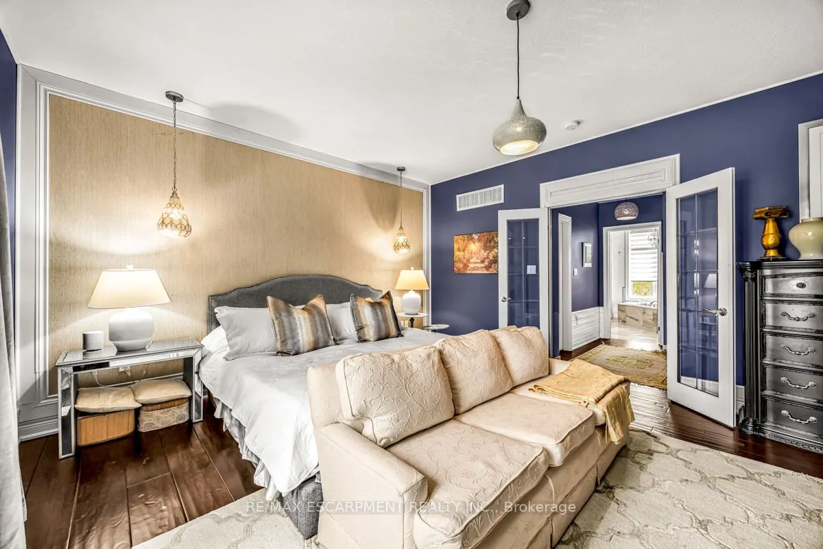 20 Chesswood Trail