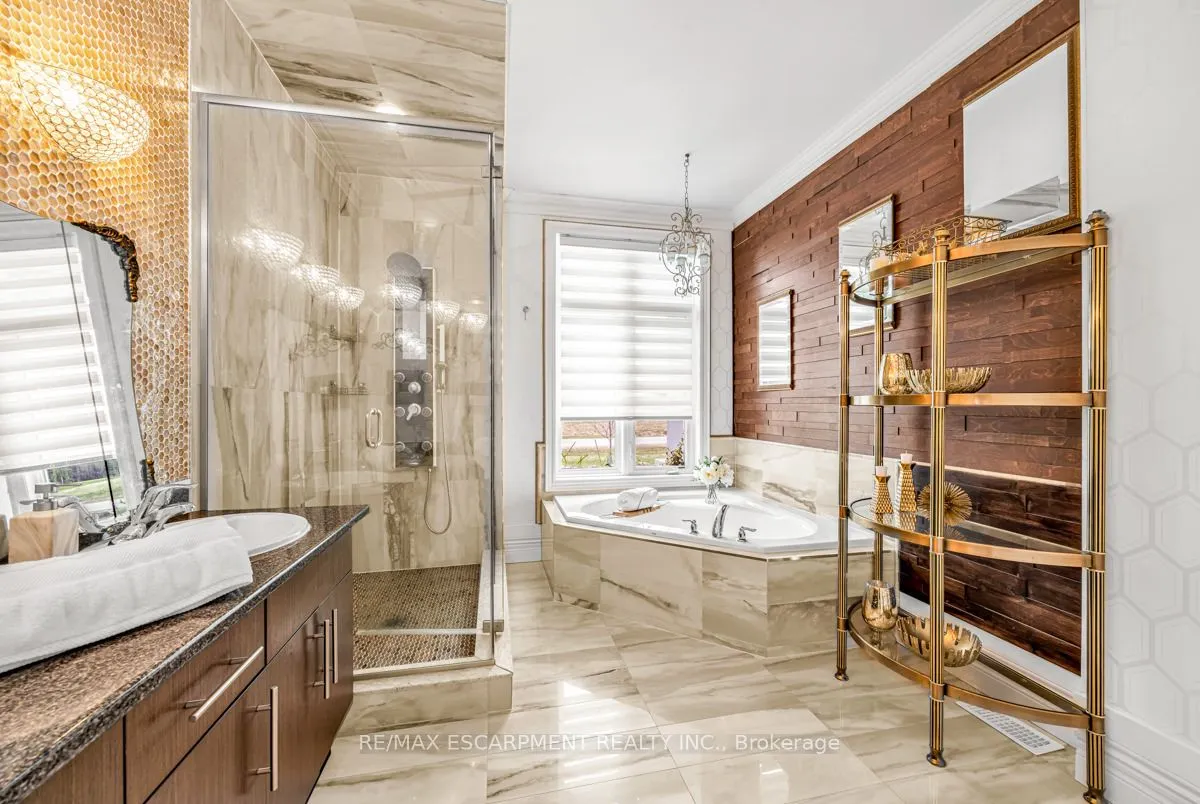 20 Chesswood Trail