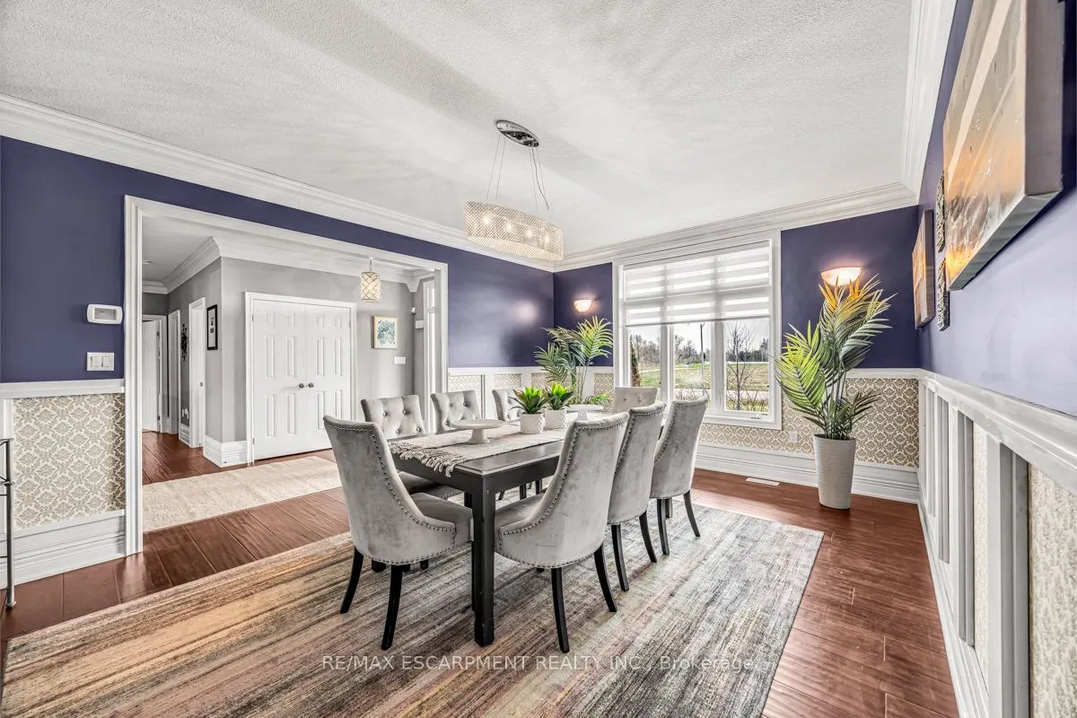 20 Chesswood Trail