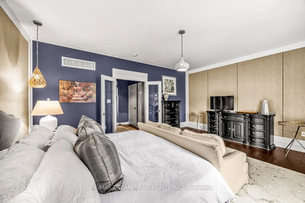 20 Chesswood Trail
