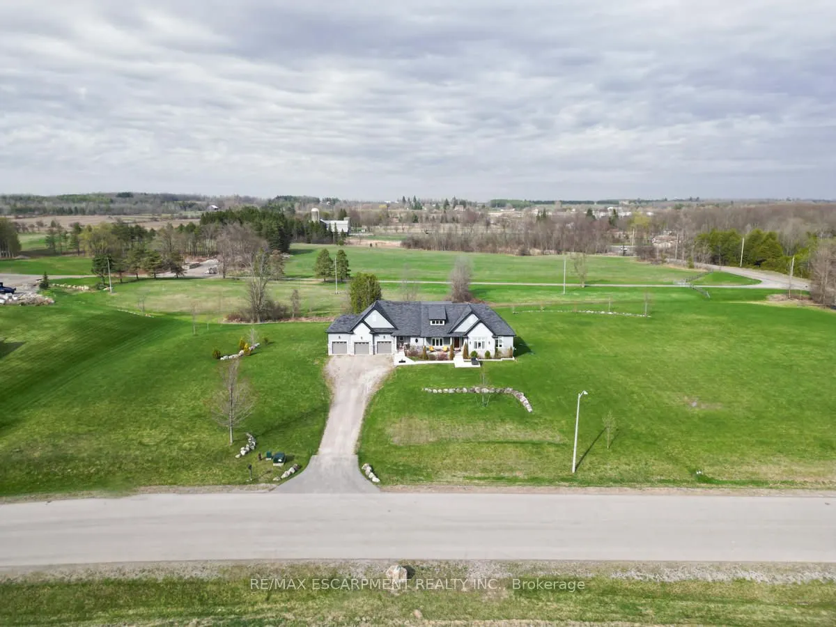 20 Chesswood Trail