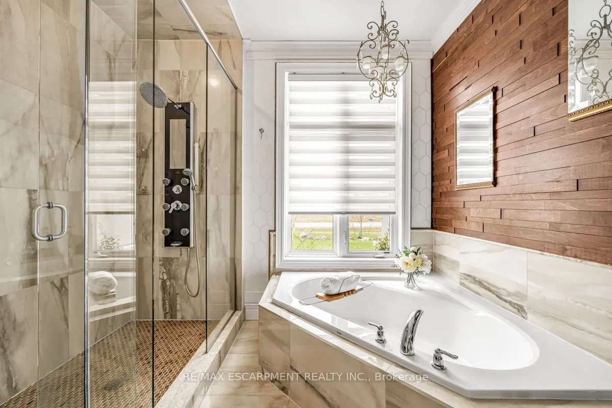 20 Chesswood Trail