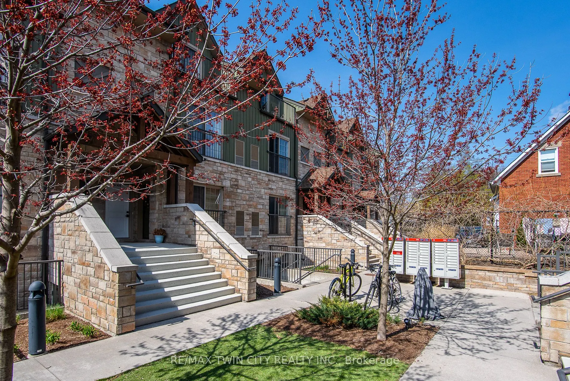 112 Union Street E, ##B104