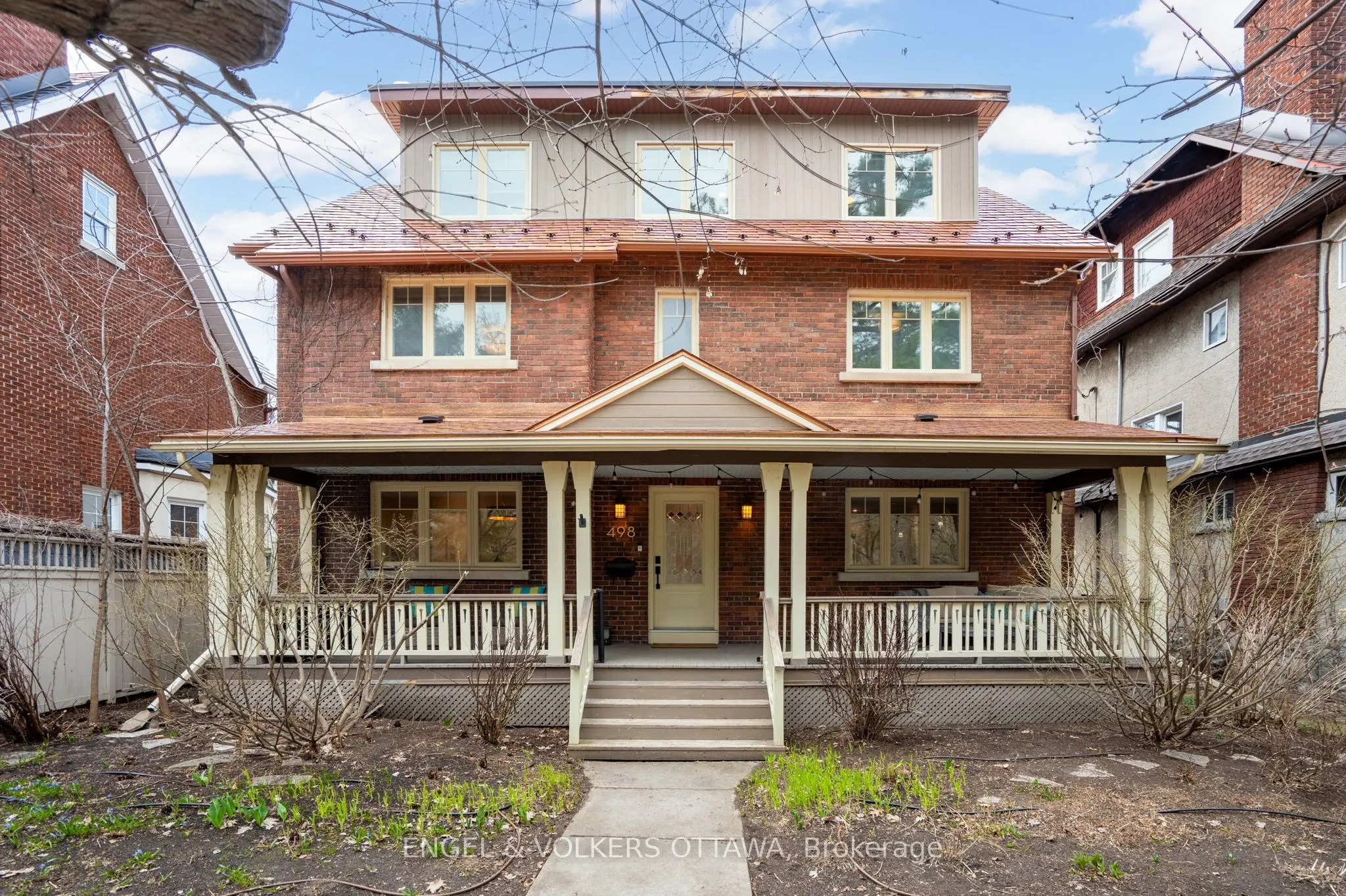 498 Queen Elizabeth Drive