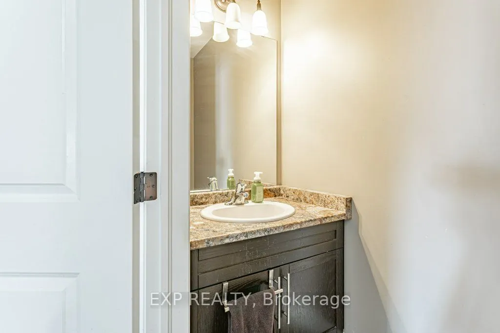 8 Oliver Crescent