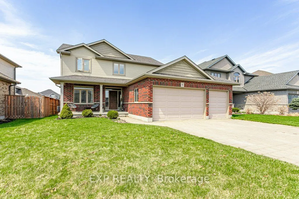 8 Oliver Crescent