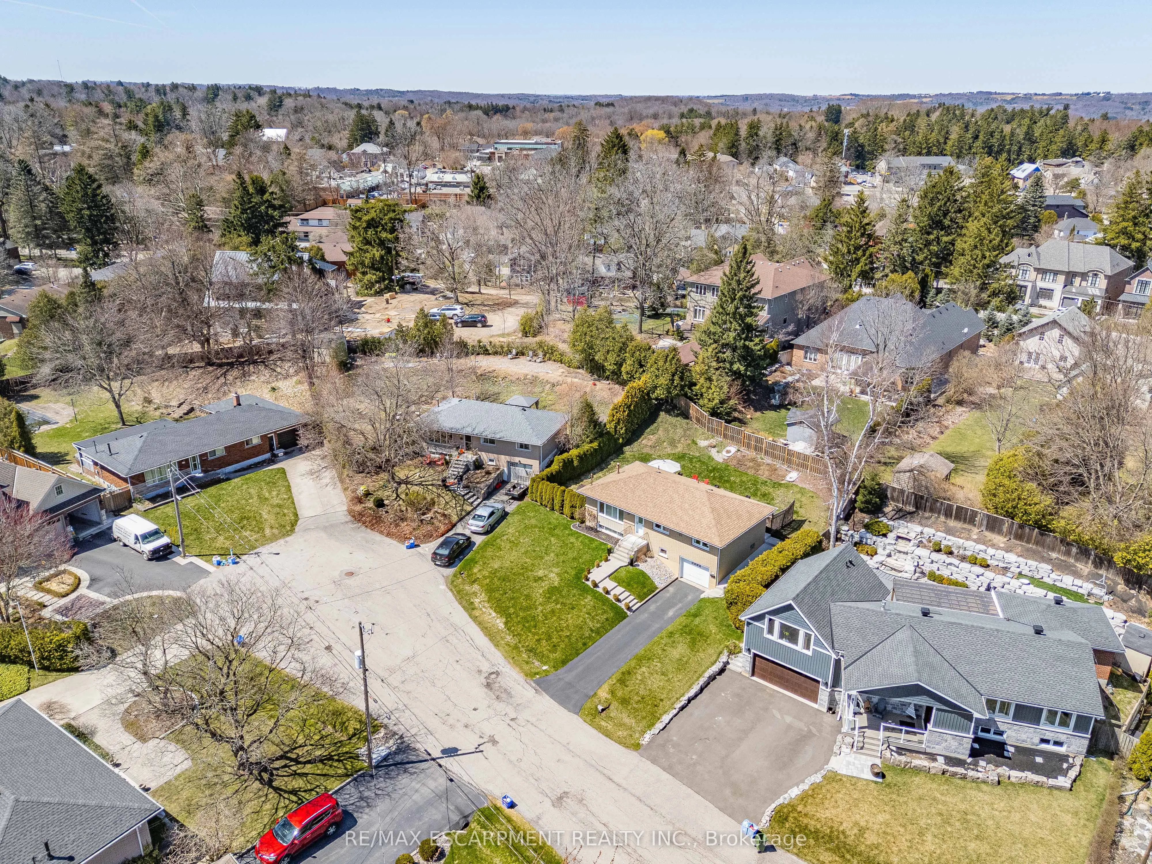 77 Hill Crest