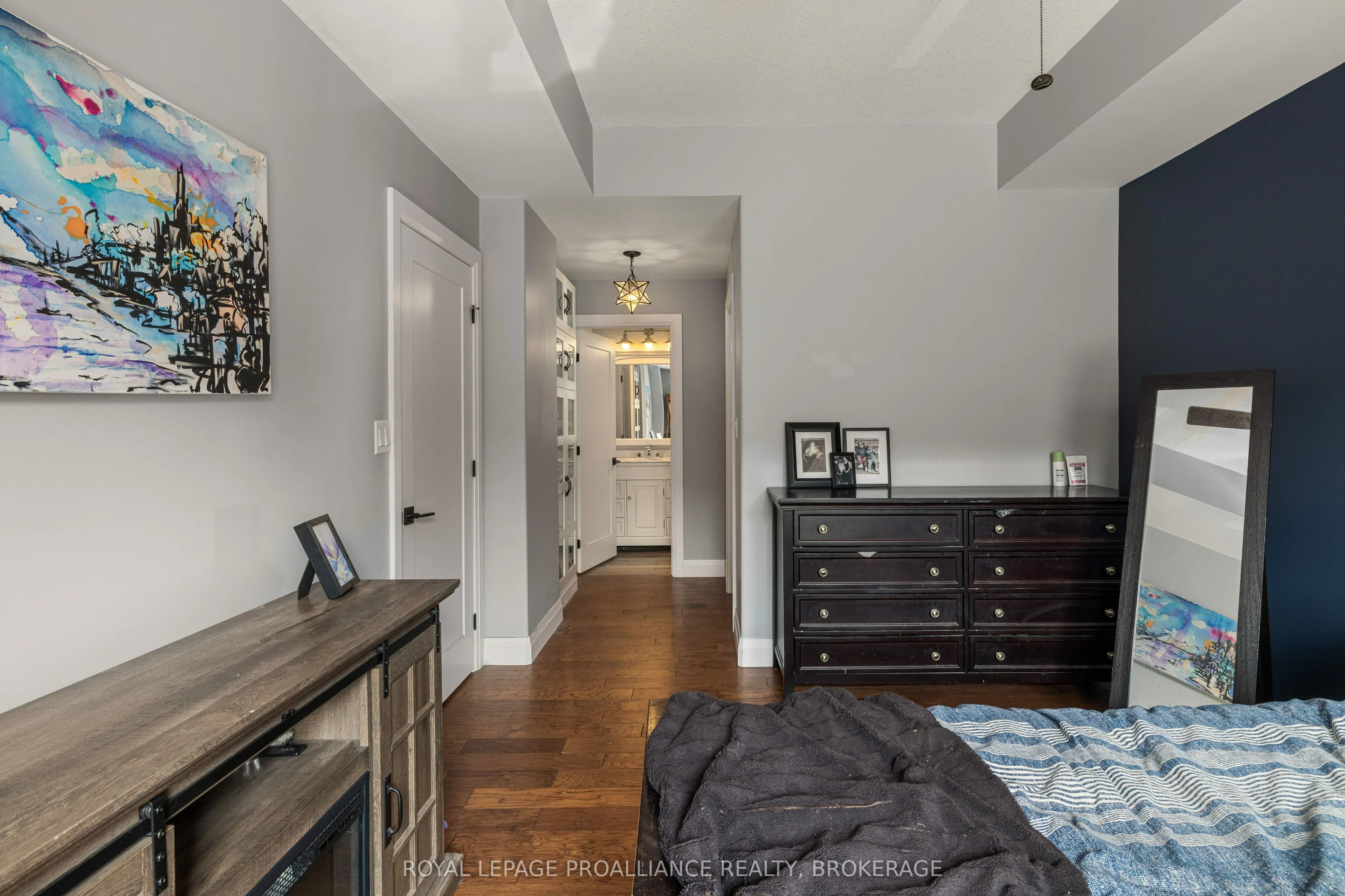 350 Wellington Street #205