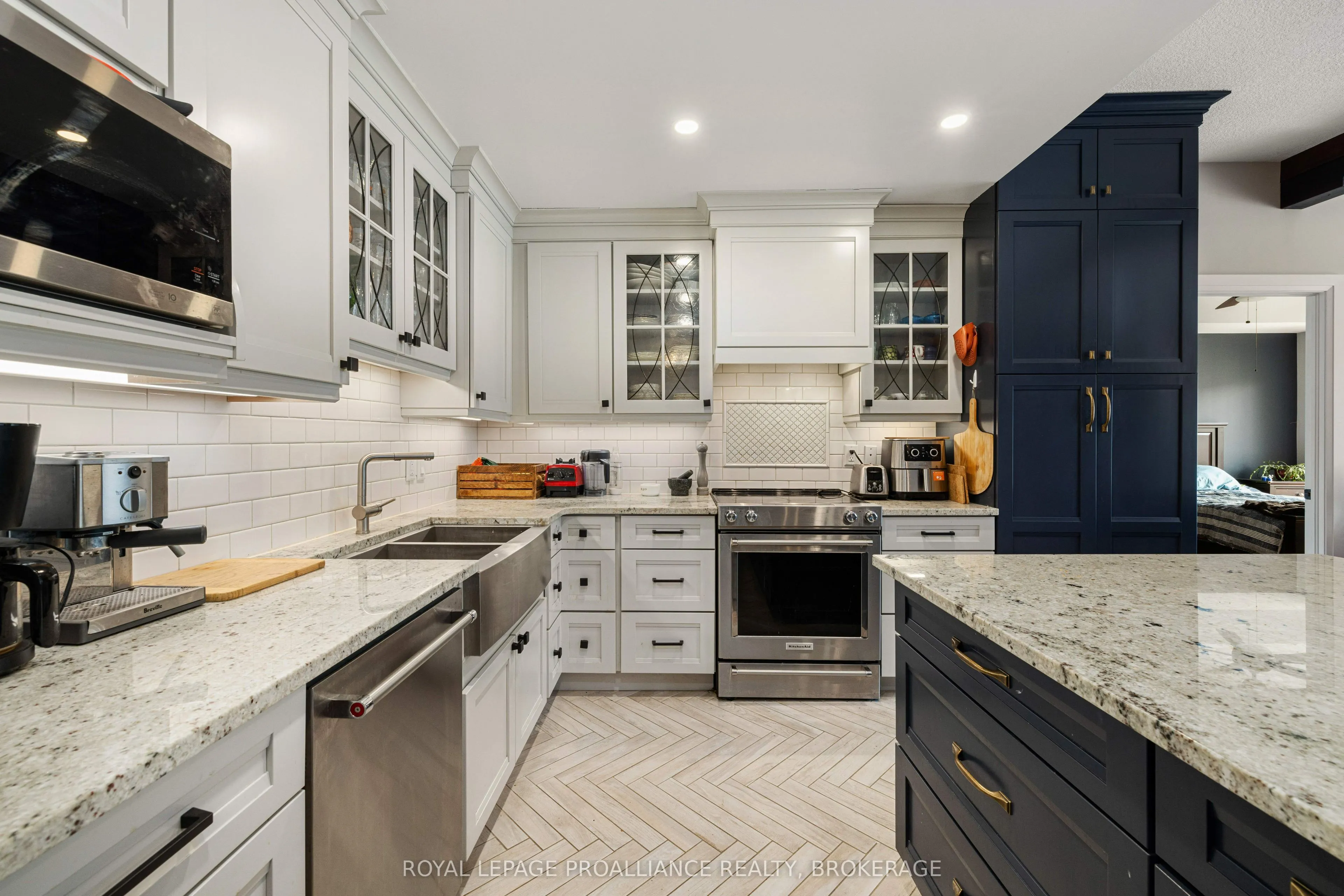 350 Wellington Street #205