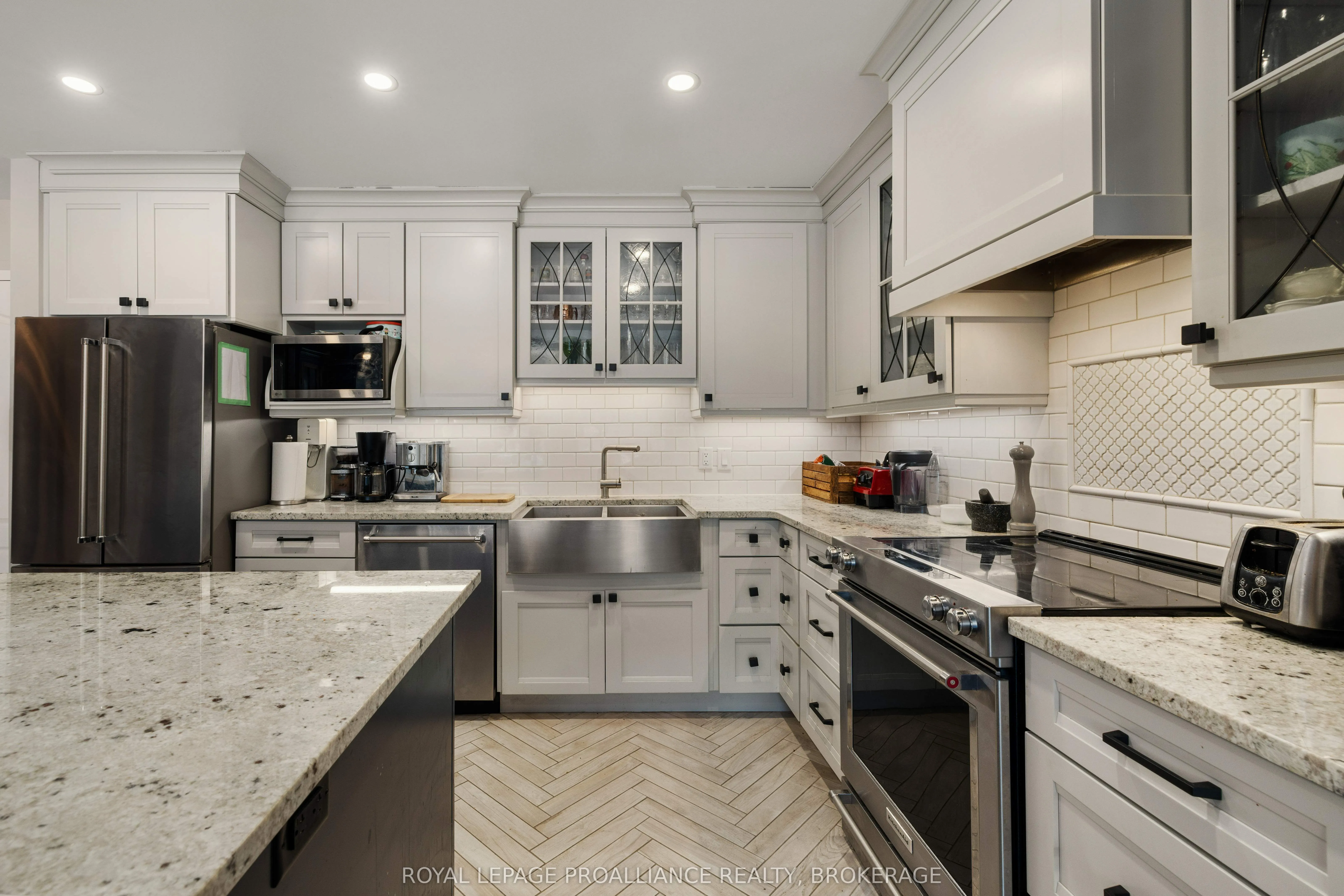 350 Wellington Street #205