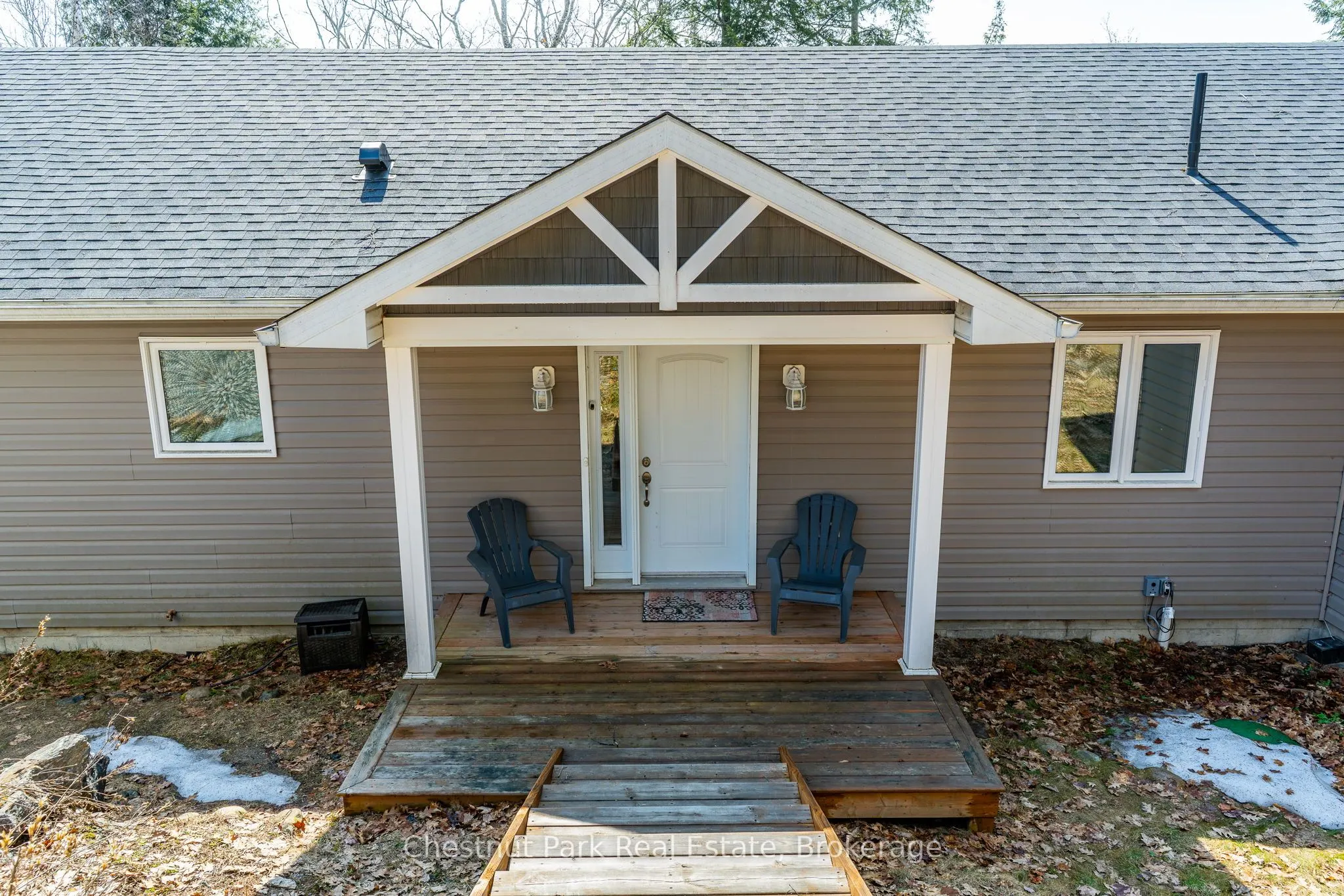 5989 Kennisis Lake Road