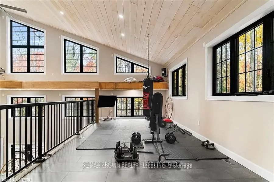 24 Sun Valley Way