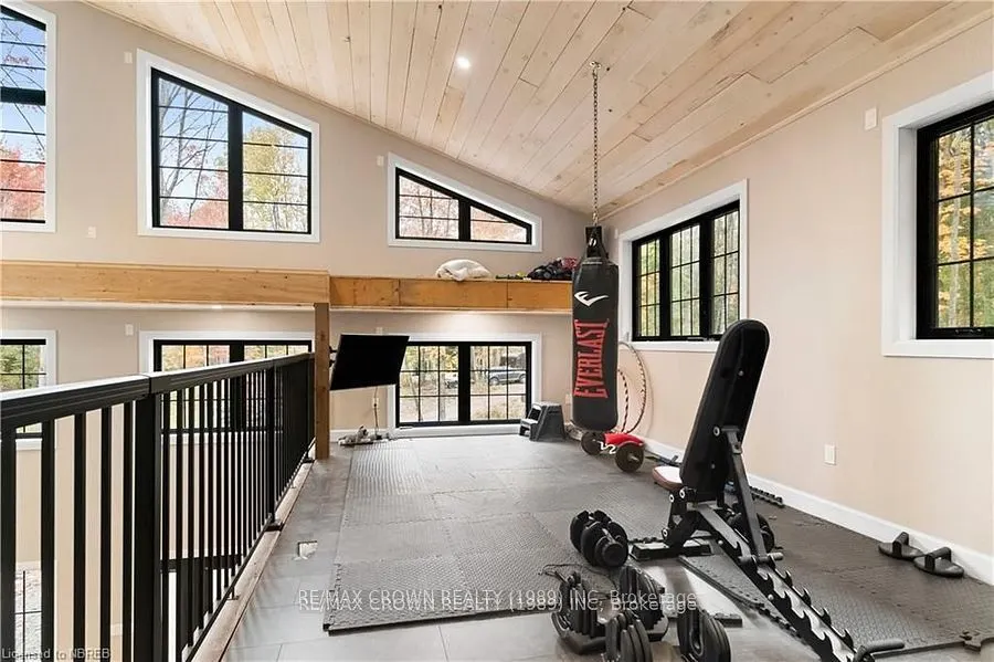 24 Sun Valley Way