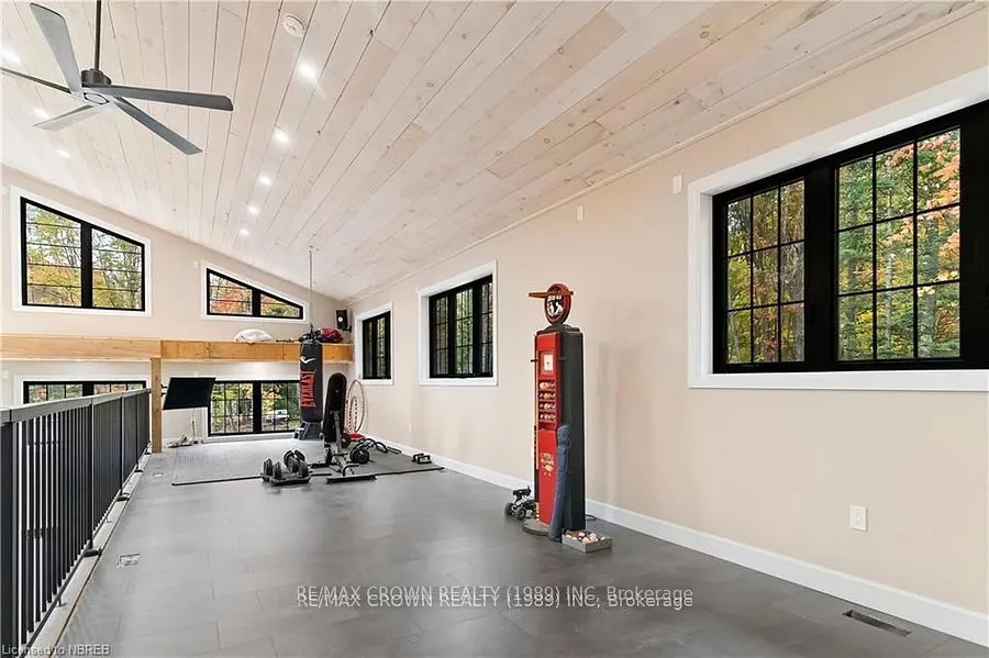 24 Sun Valley Way