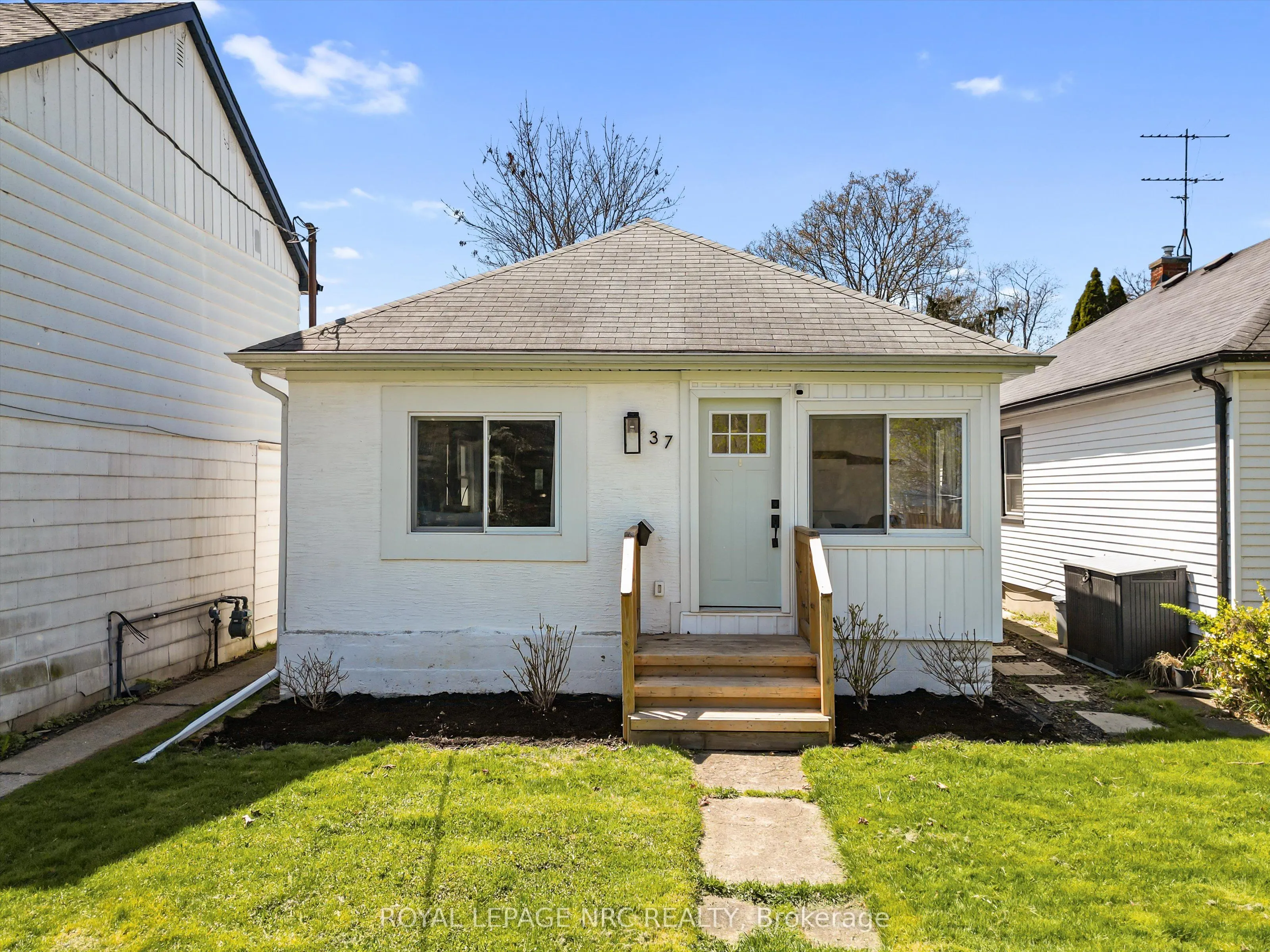 37 Lock Street