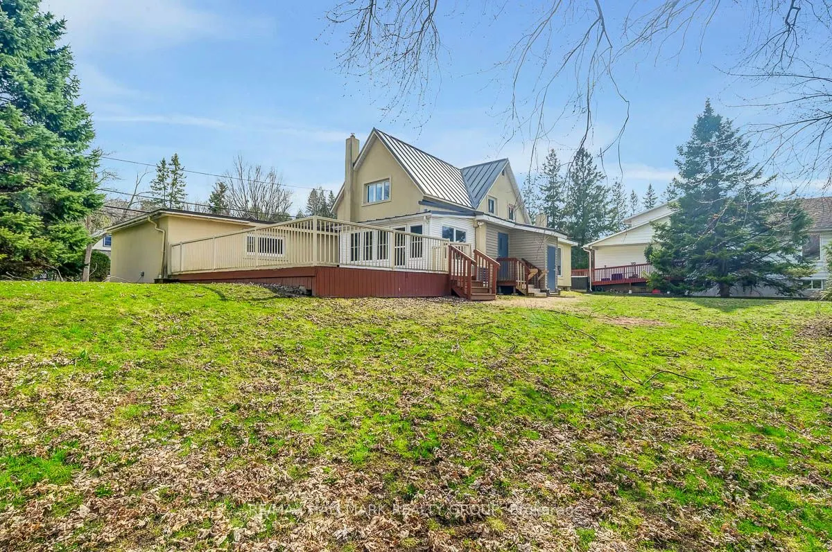 2527 OLD MONTREAL Road