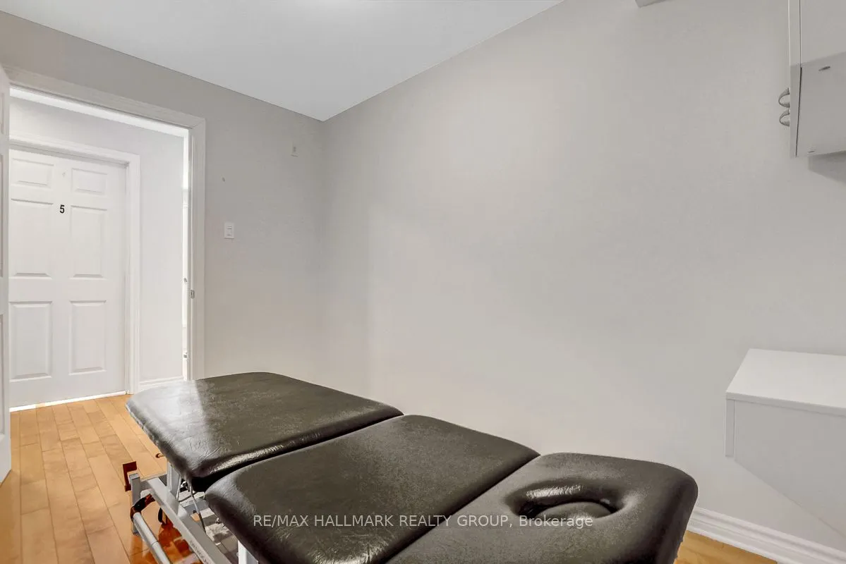 2527 OLD MONTREAL Road
