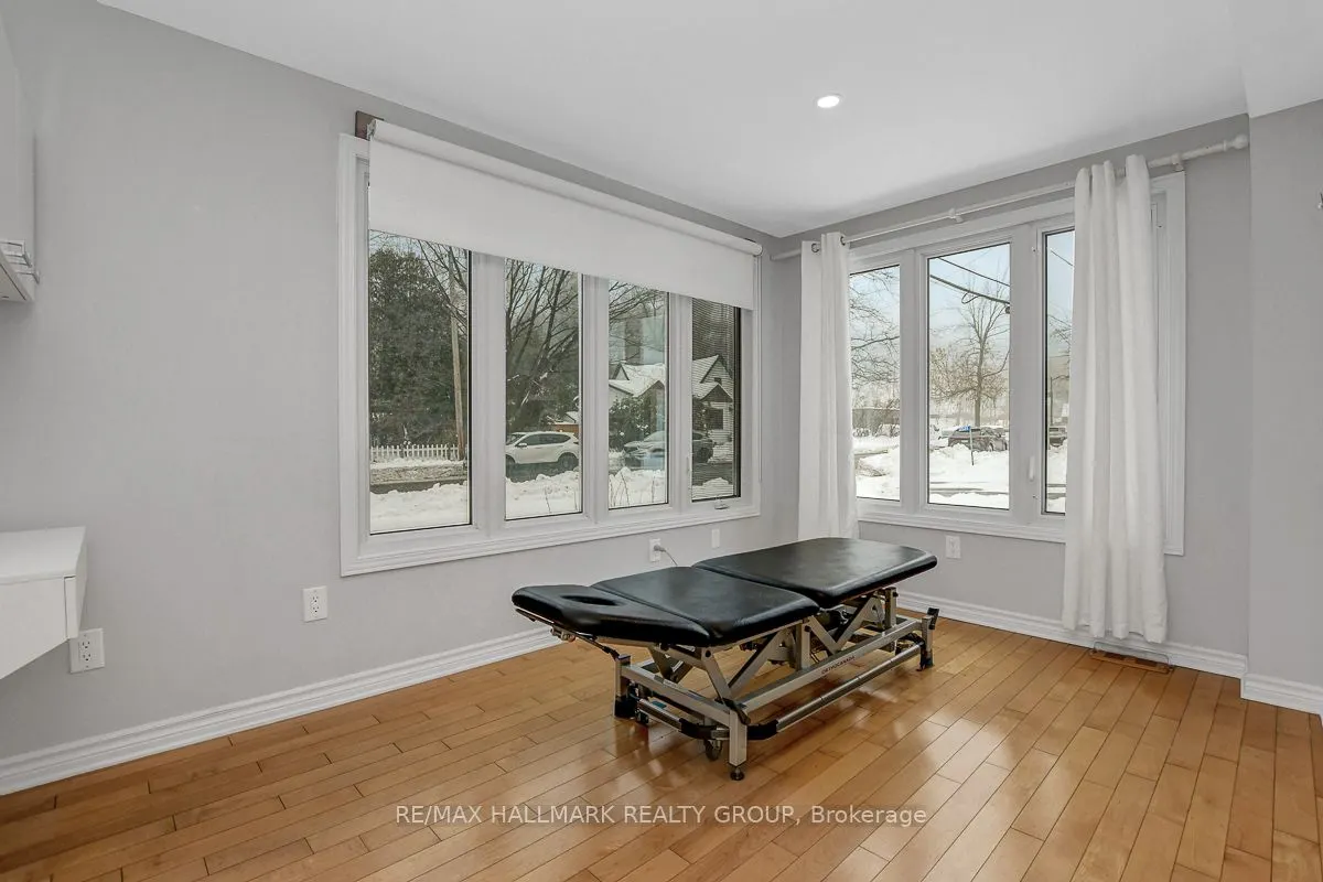 2527 OLD MONTREAL Road