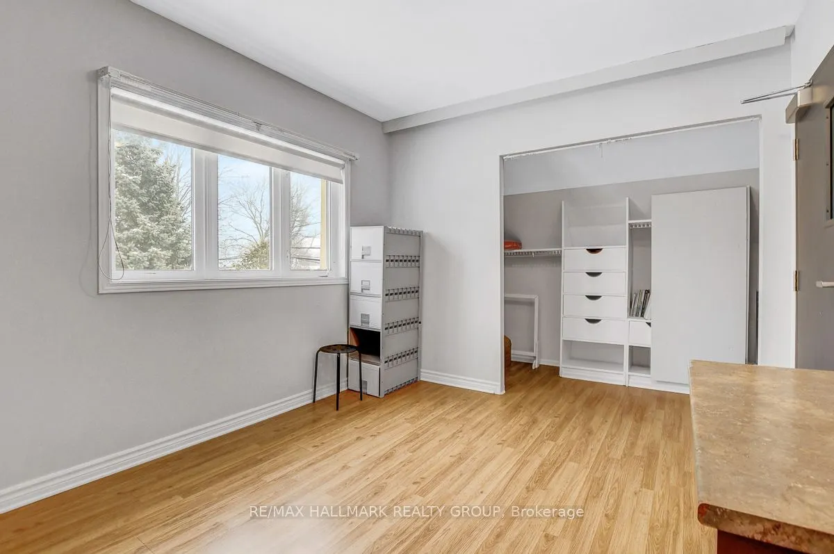 2527 OLD MONTREAL Road