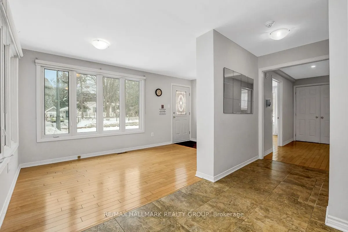 2527 OLD MONTREAL Road