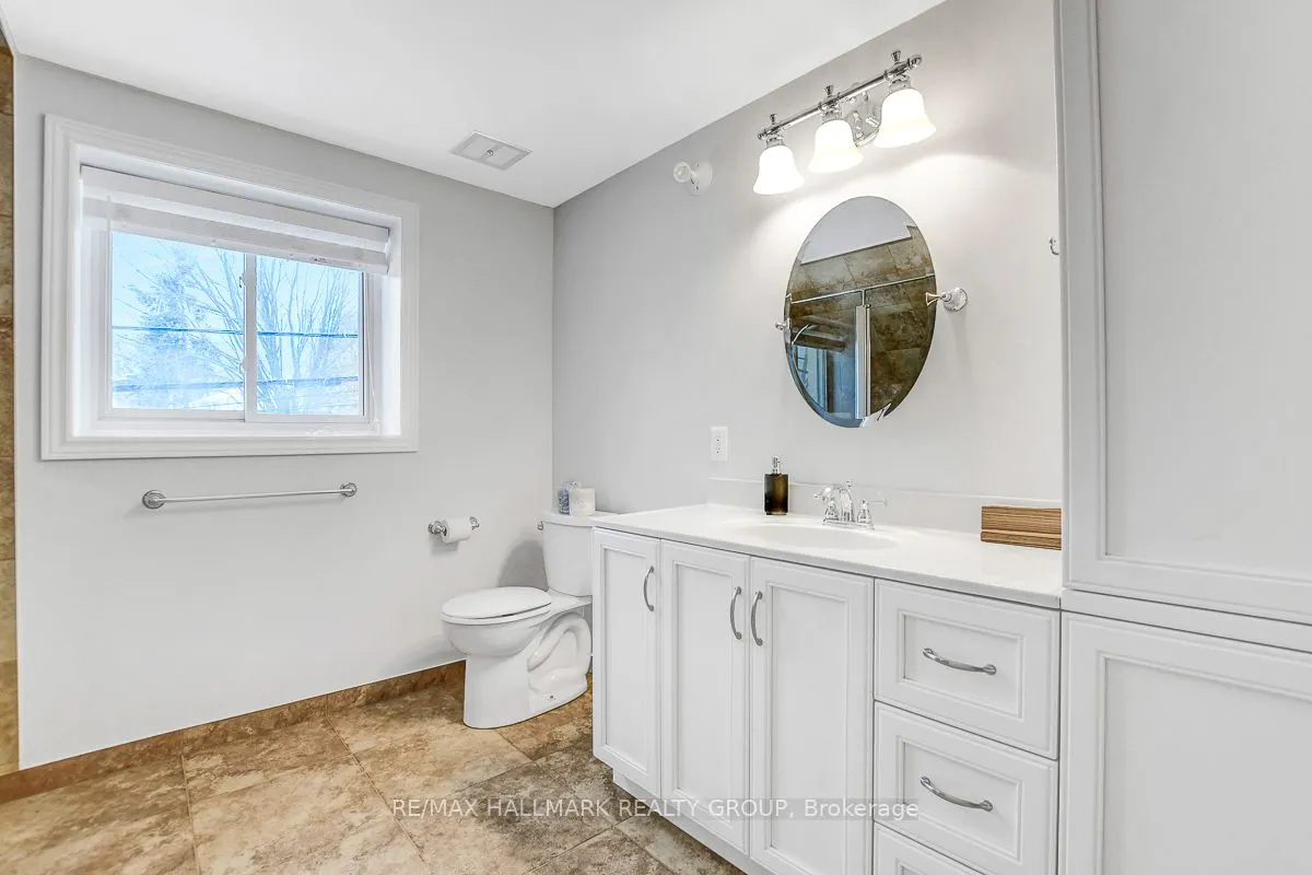 2527 OLD MONTREAL Road