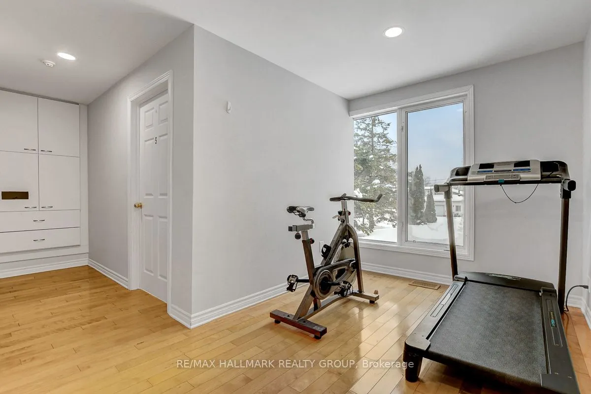 2527 OLD MONTREAL Road