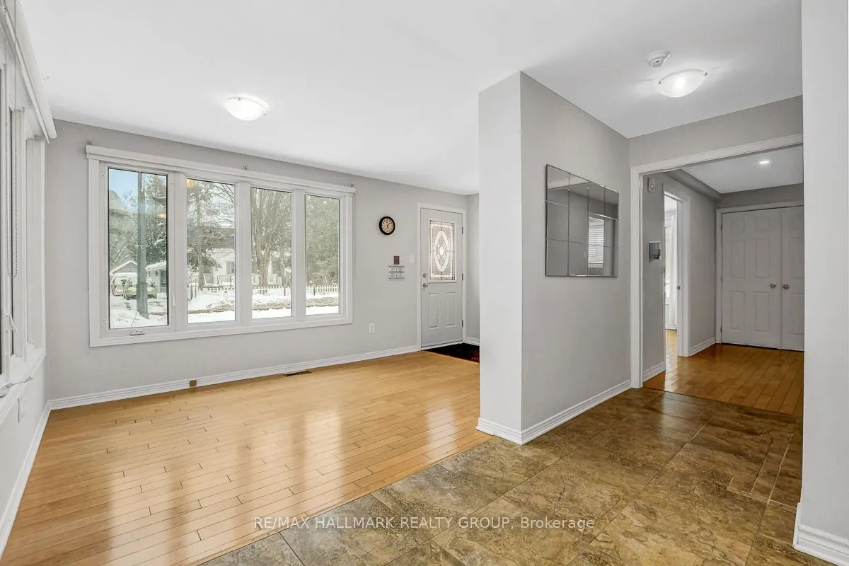 2527 OLD MONTREAL Road