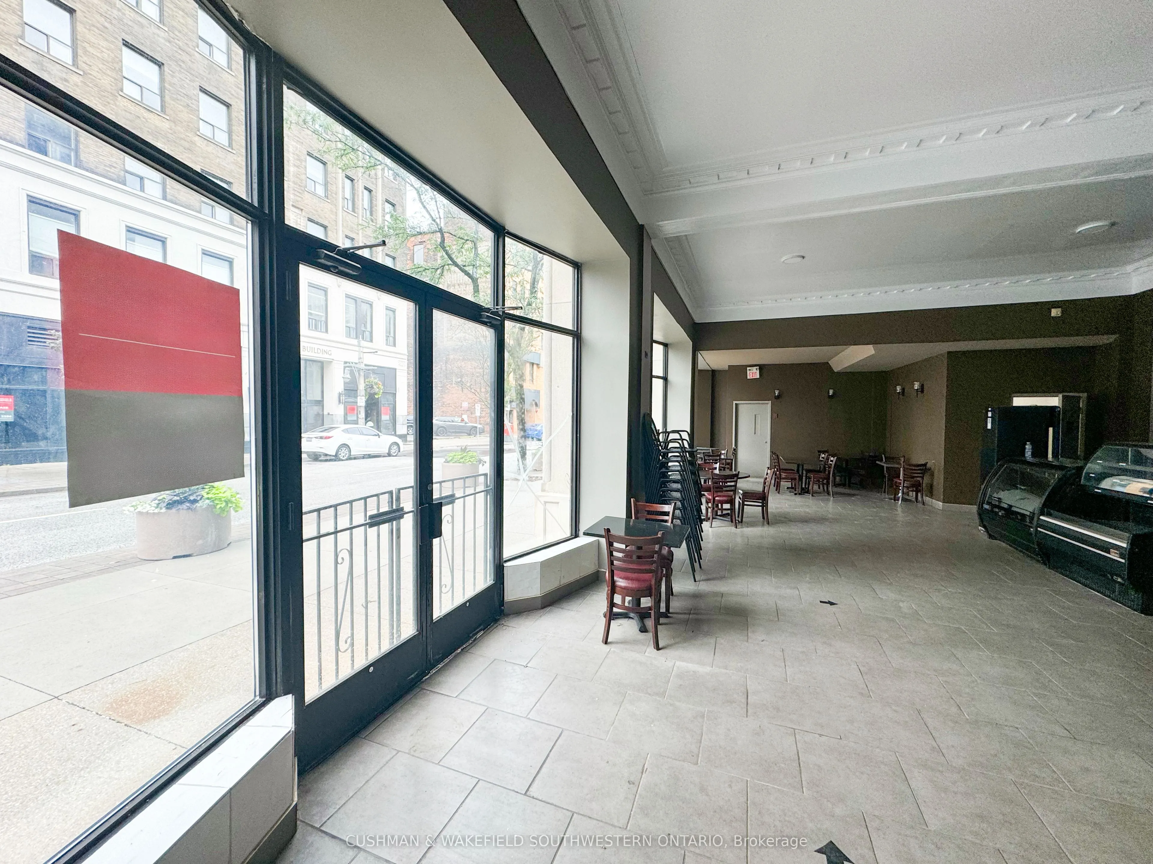 98 University Avenue W